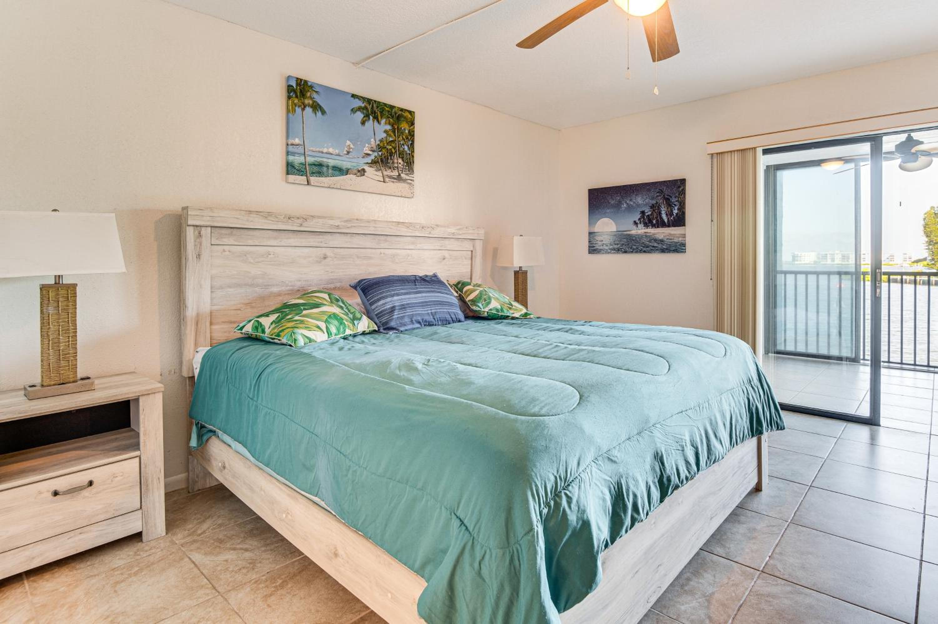 Condo with Direct Ocean Inlet View Bikes Included!