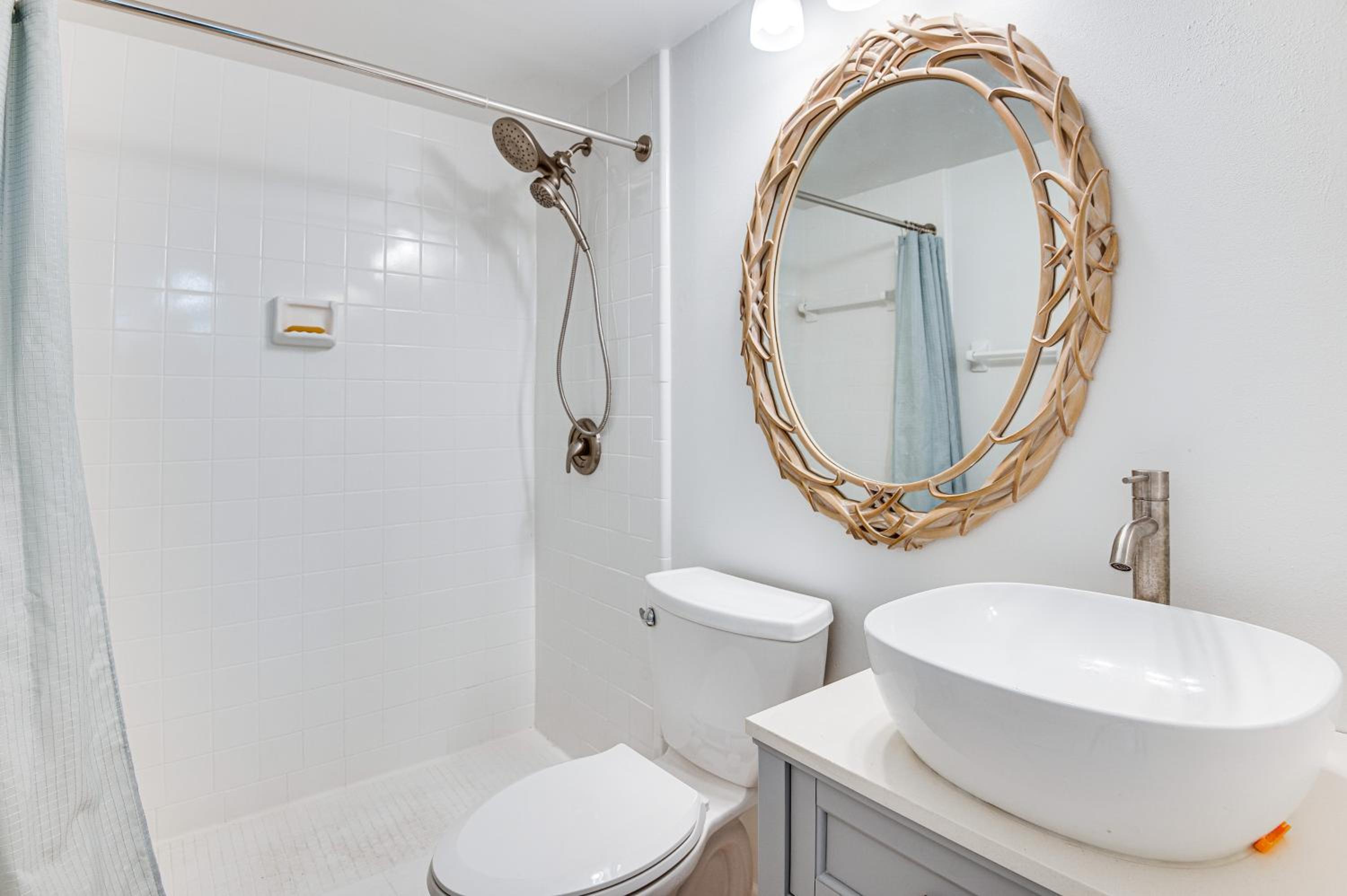 Condo with Direct Ocean Inlet View Bikes Included!