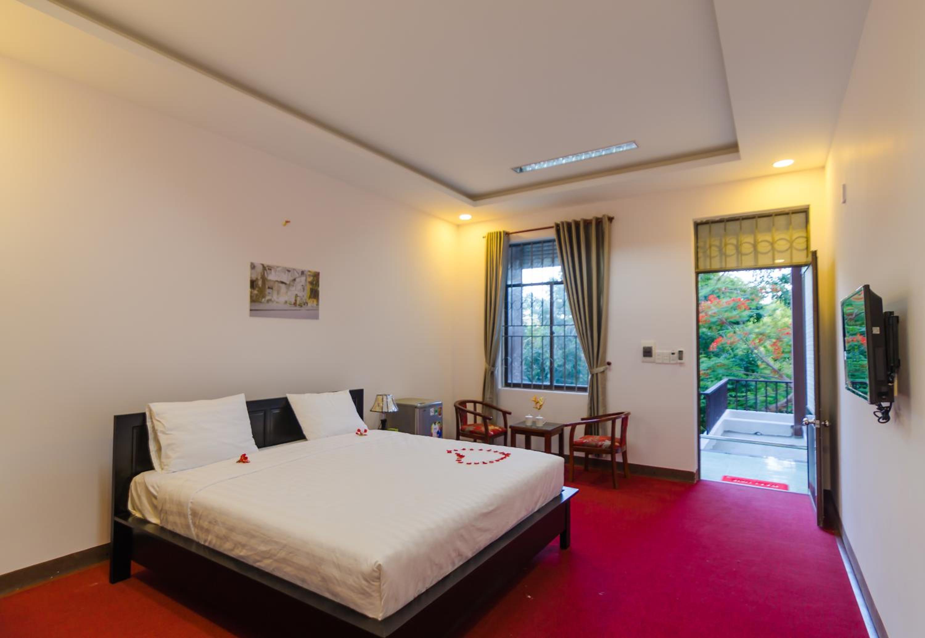 Thuy Loi Hotel view 5