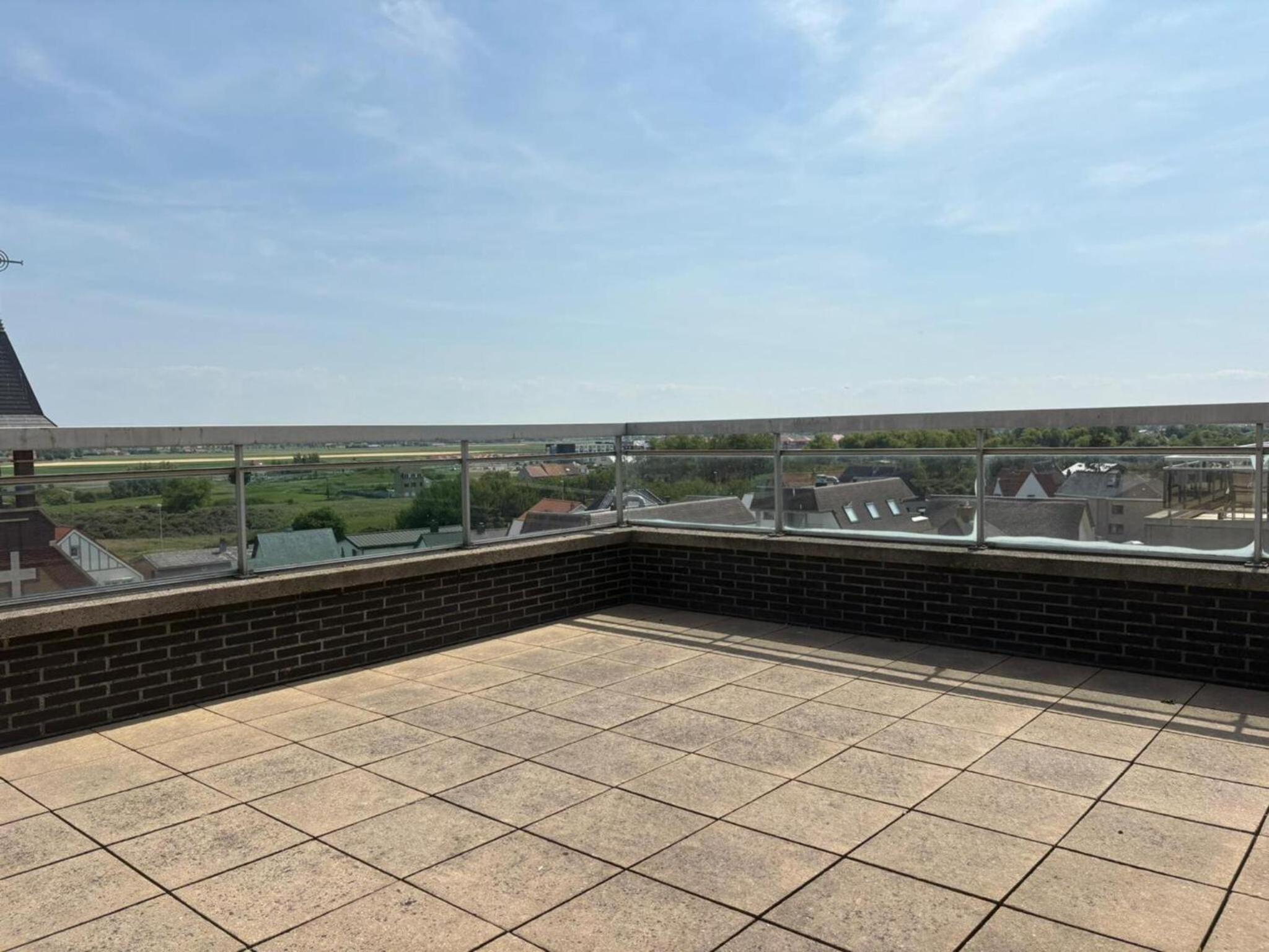 Stylish 3-bedroom apartment with sea view