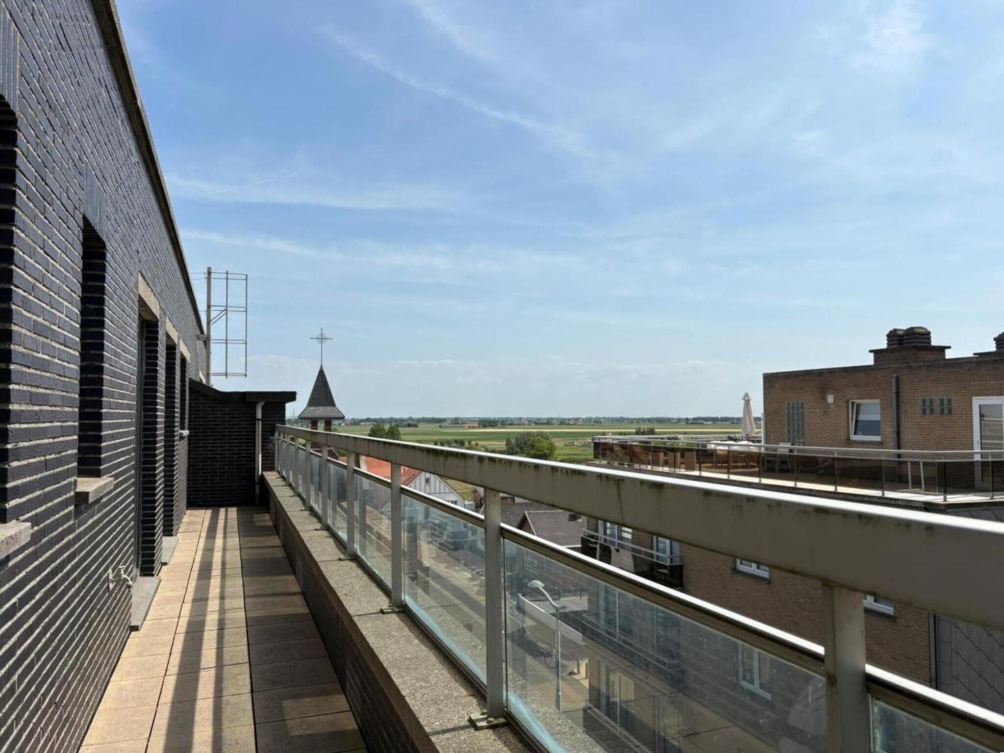 Stylish 3-bedroom apartment with sea view