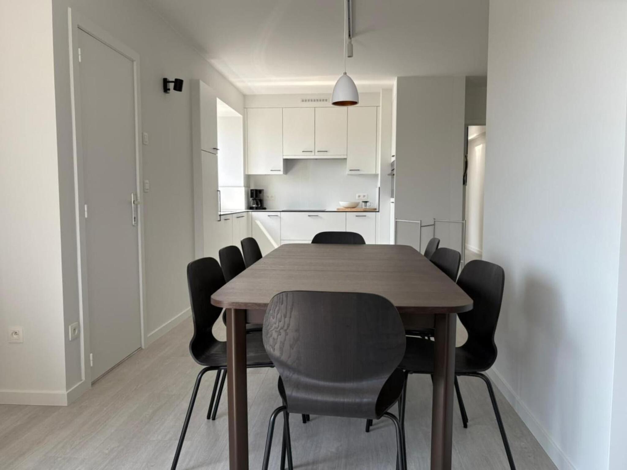 Stylish 3-bedroom apartment with sea view