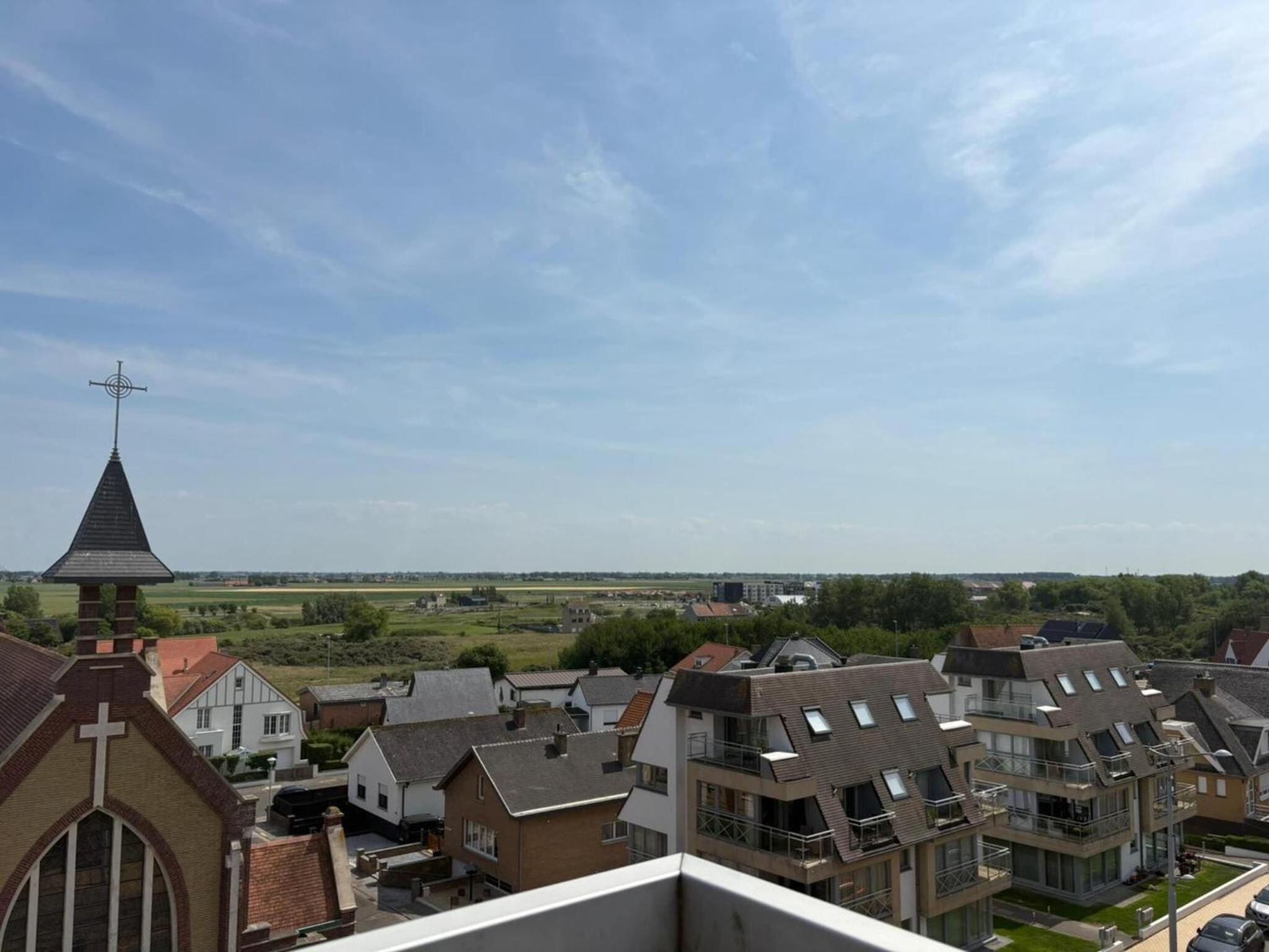 Stylish 3-bedroom apartment with sea view
