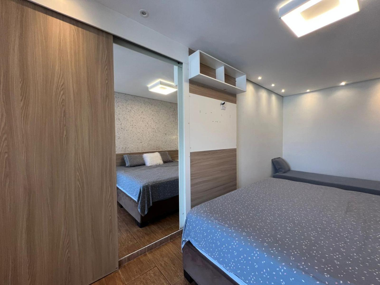 Pé na areia à 50m da Praia com Piscina, Churrasqueira, 5 quartos e 3 Vg de garagem,
