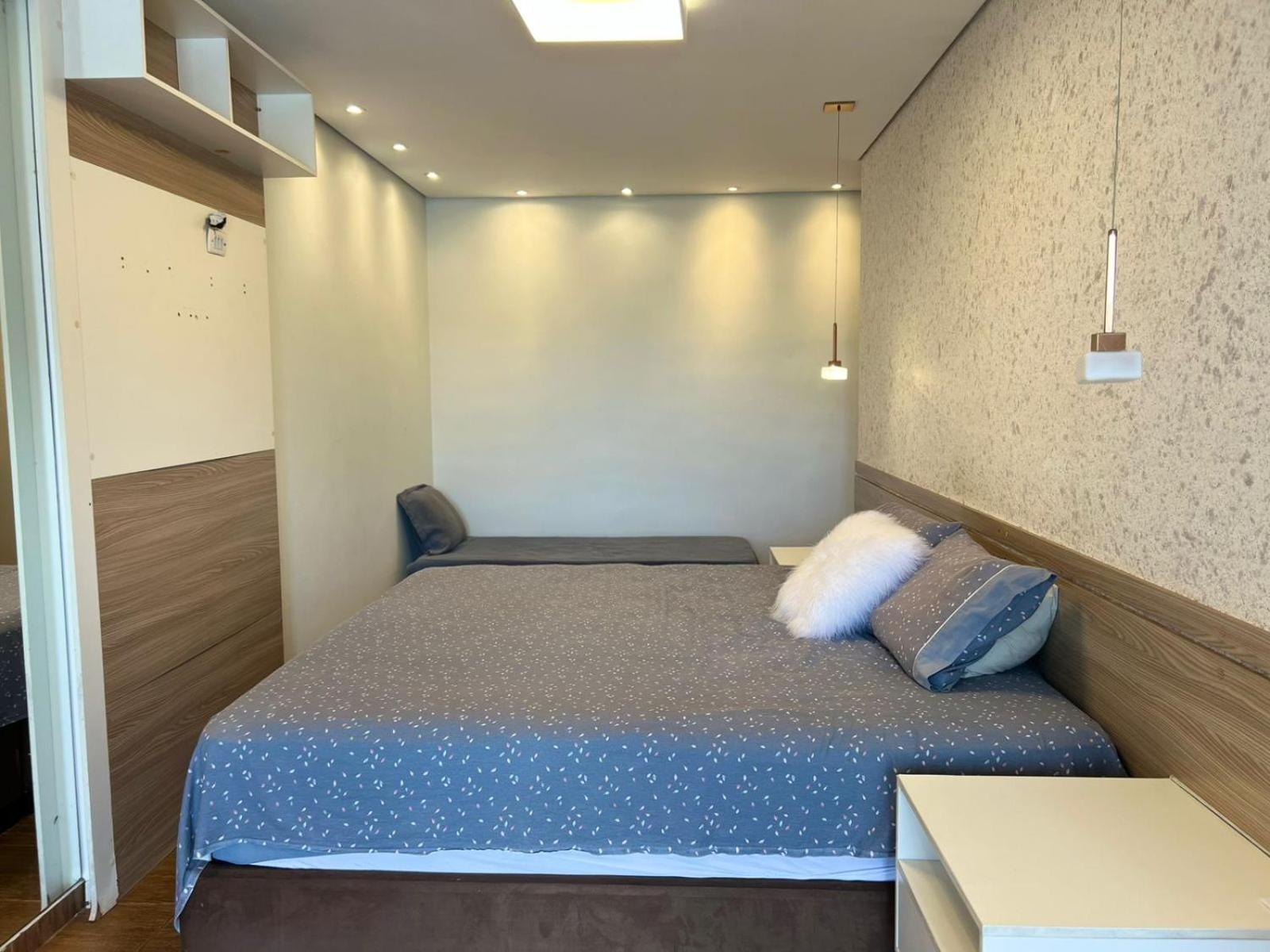 Pé na areia à 50m da Praia com Piscina, Churrasqueira, 5 quartos e 3 Vg de garagem,