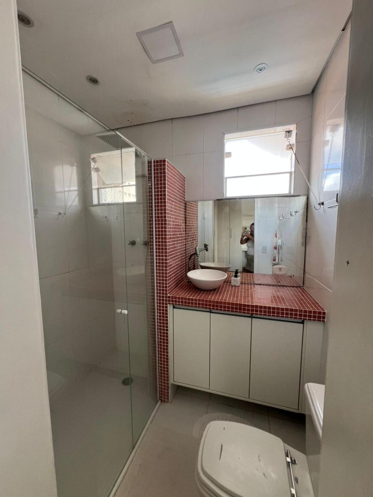 Pé na areia à 50m da Praia com Piscina, Churrasqueira, 5 quartos e 3 Vg de garagem,