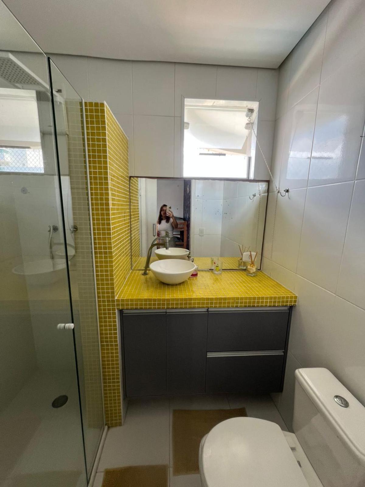 Pé na areia à 50m da Praia com Piscina, Churrasqueira, 5 quartos e 3 Vg de garagem,