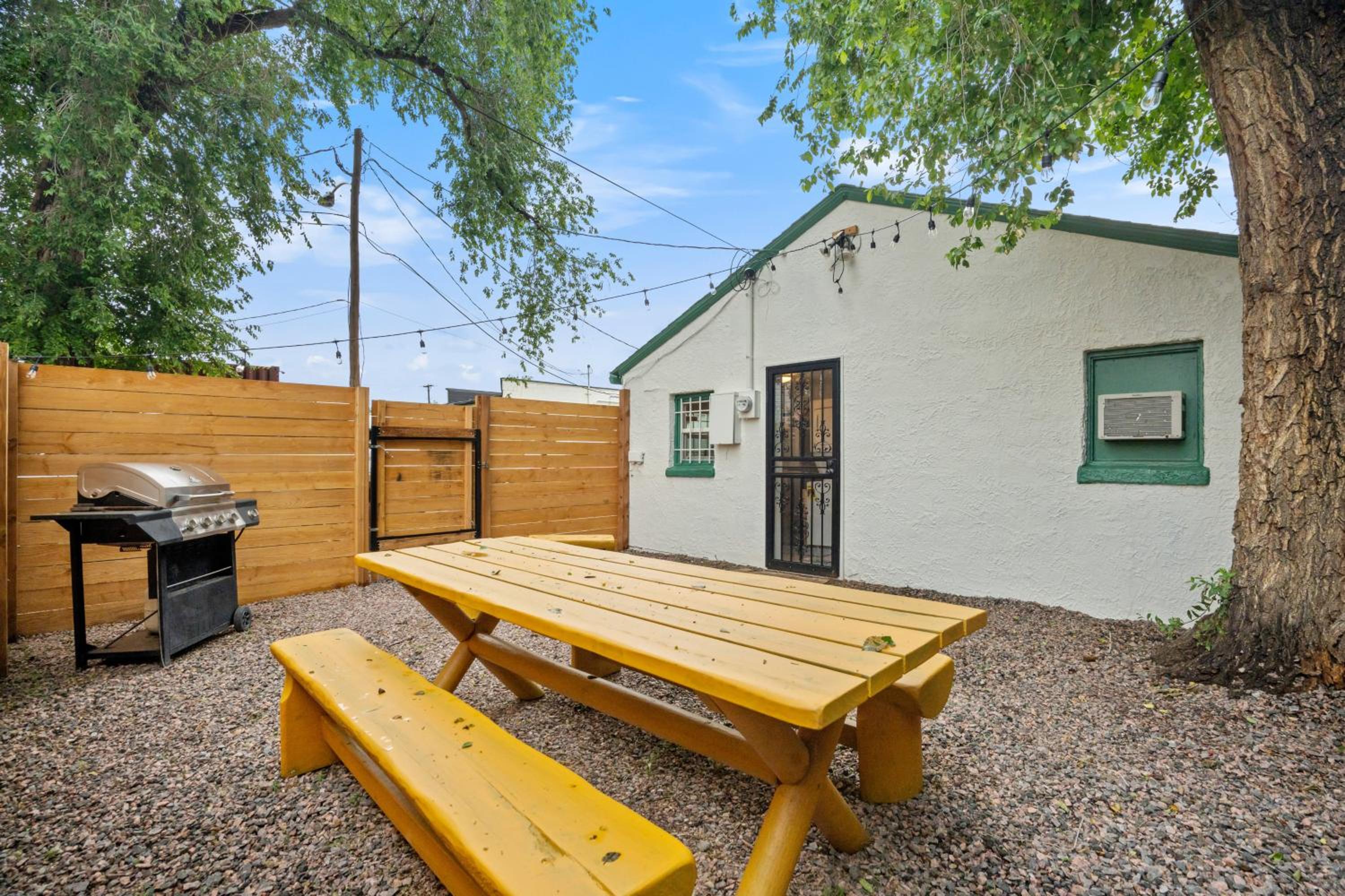 Charming Downtown Cottage