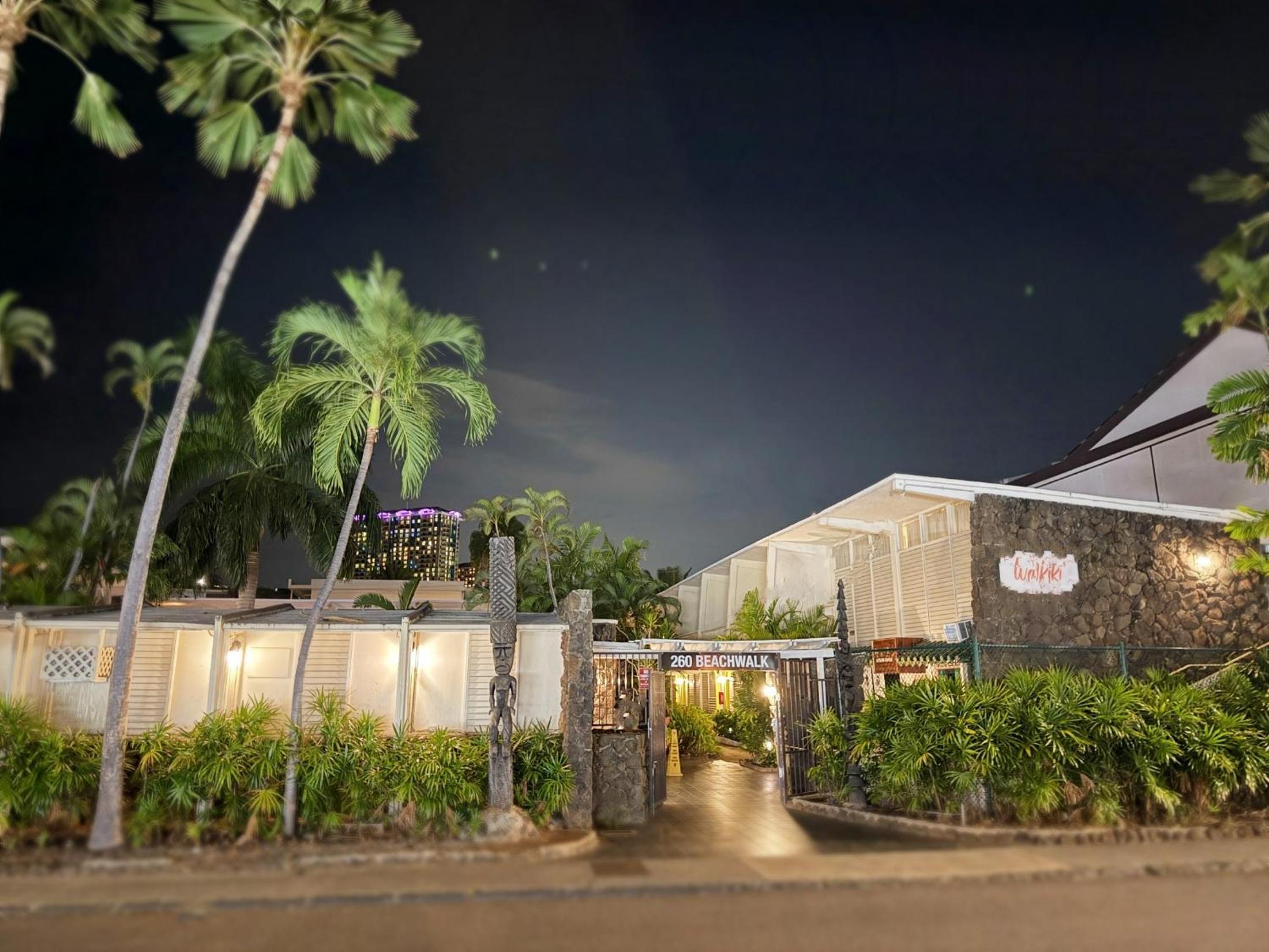 Bposhtels Waikiki Retreat