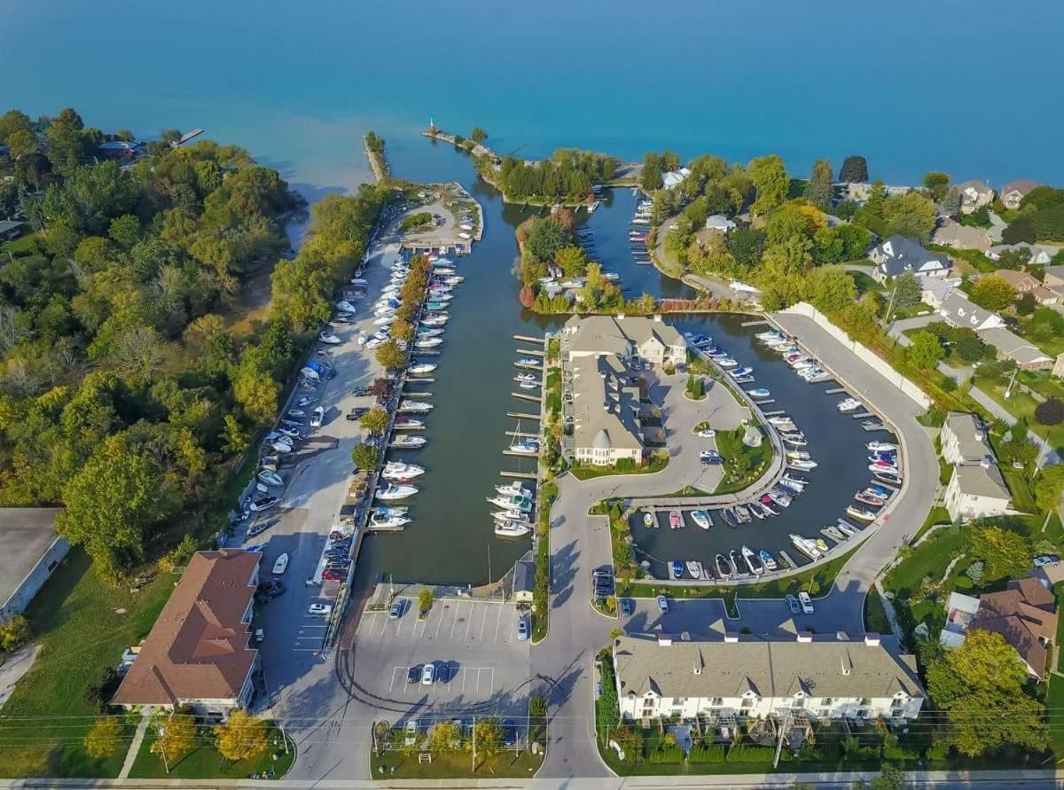 The Marina's Cove - Suite B - WIFI and 2 Free Parking