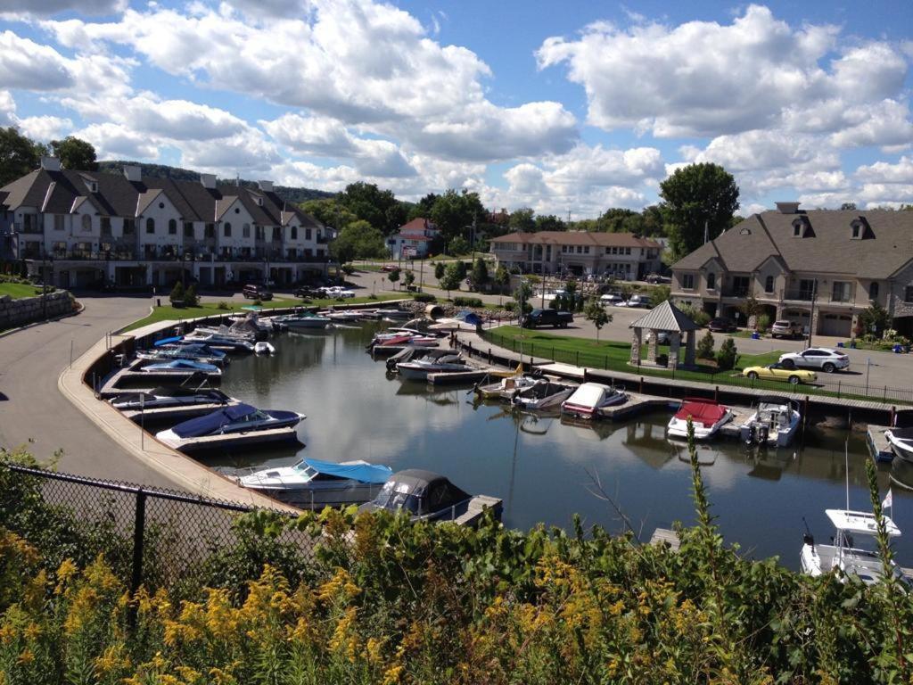 The Marina's Cove - Suite B - WIFI and 2 Free Parking