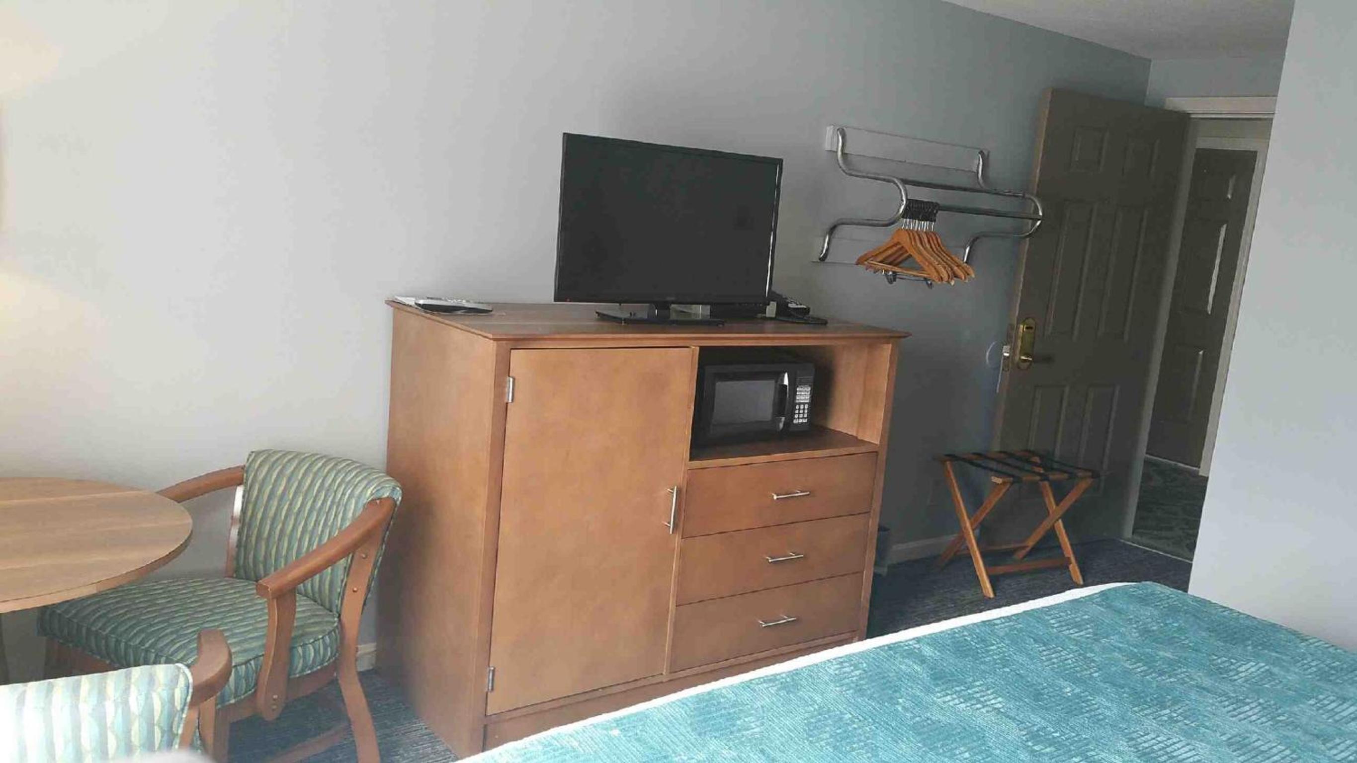 Hampton Village Inn - Property Image 4