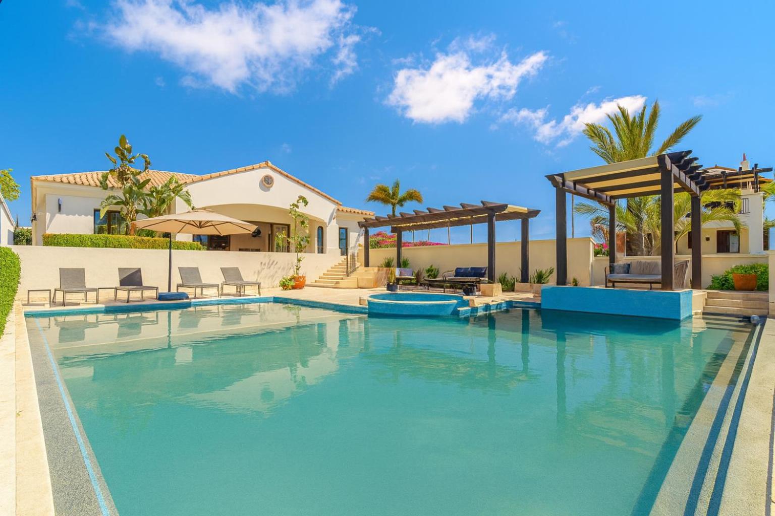 Modern Villa in Cabo Private Jacuzzi