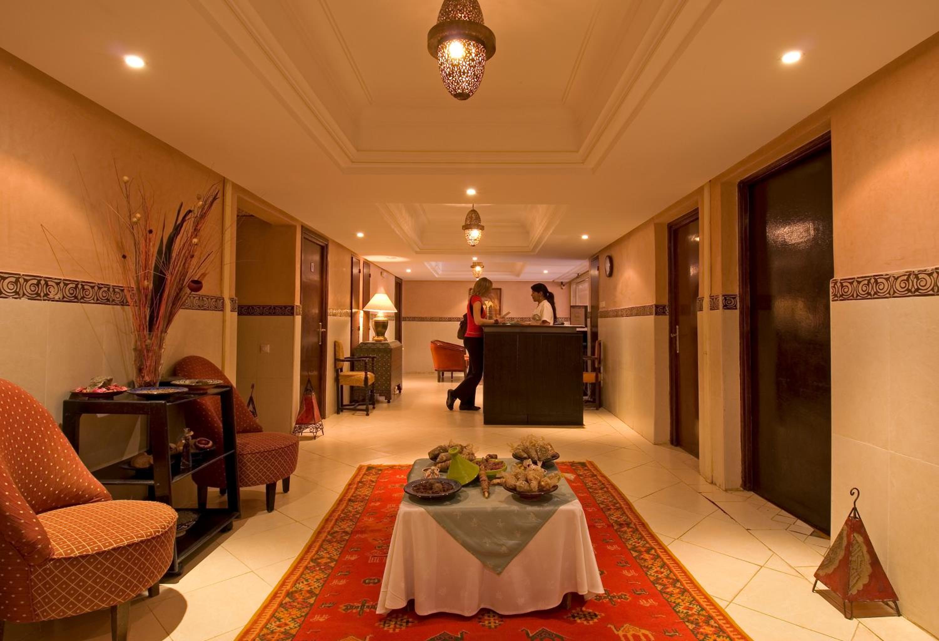 Reception & Lobby