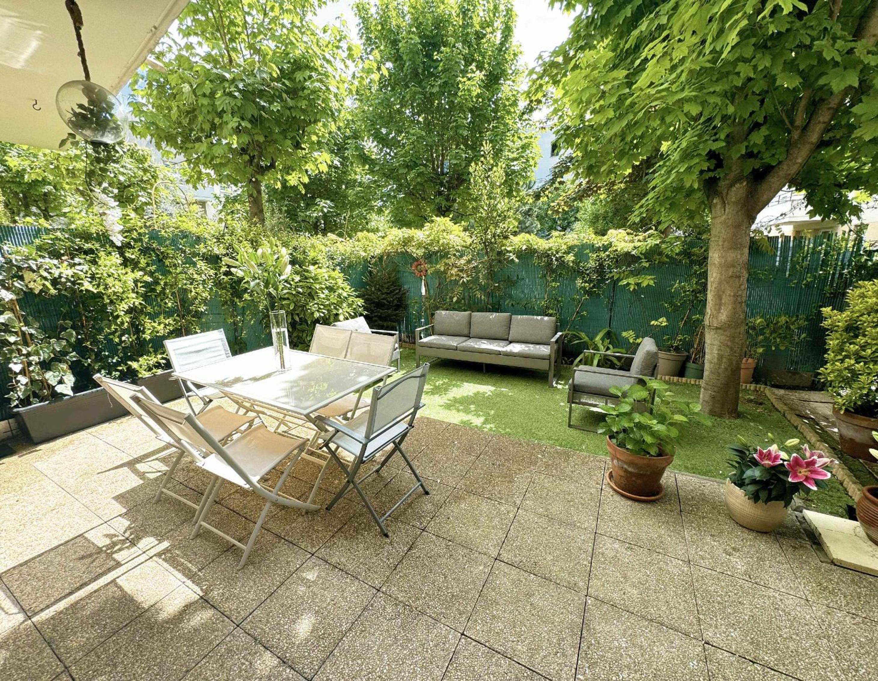 Le jardin du stade by UTA HOUSE