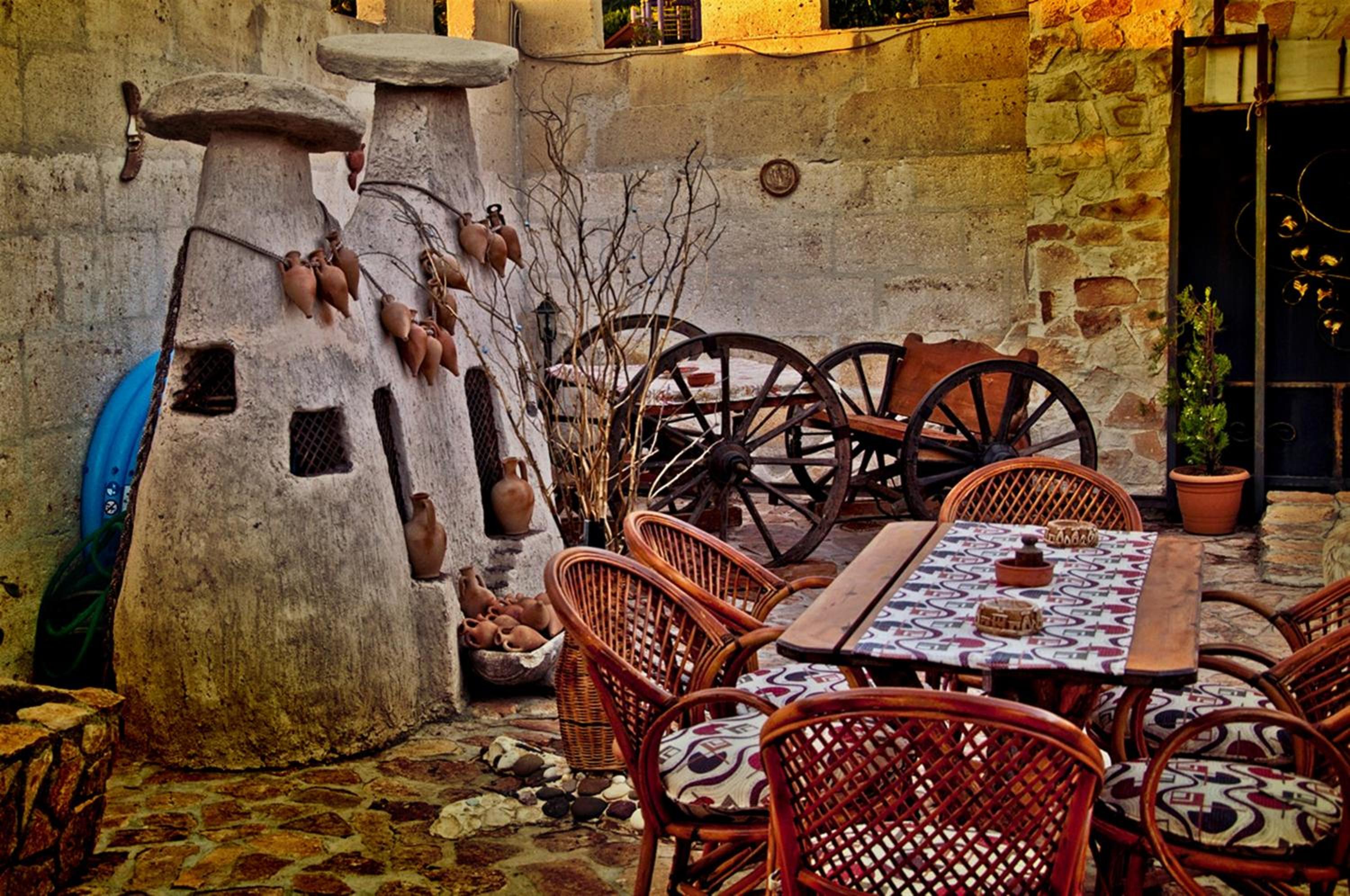 Adanos Konuk Evi