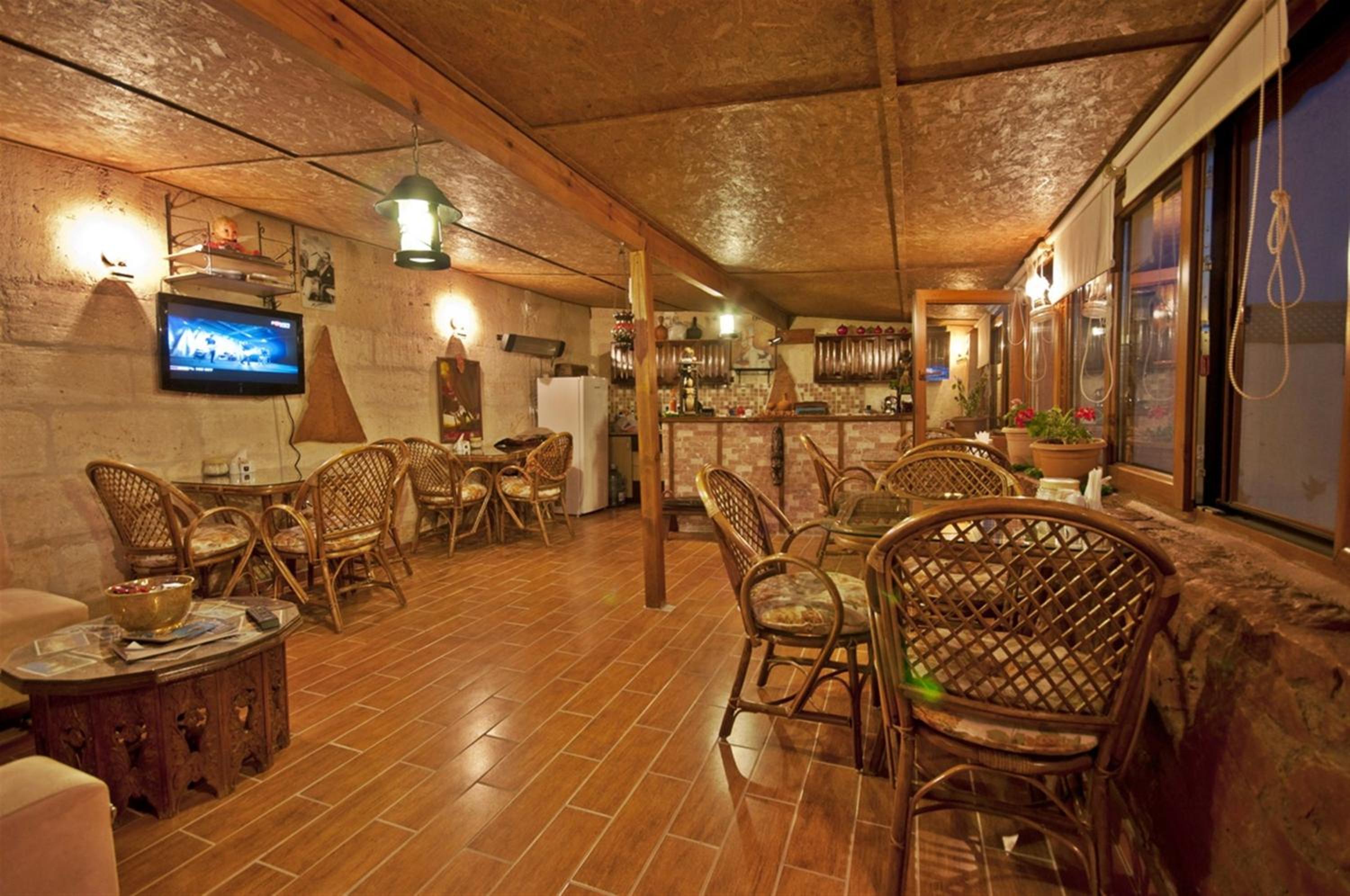 Adanos Konuk Evi