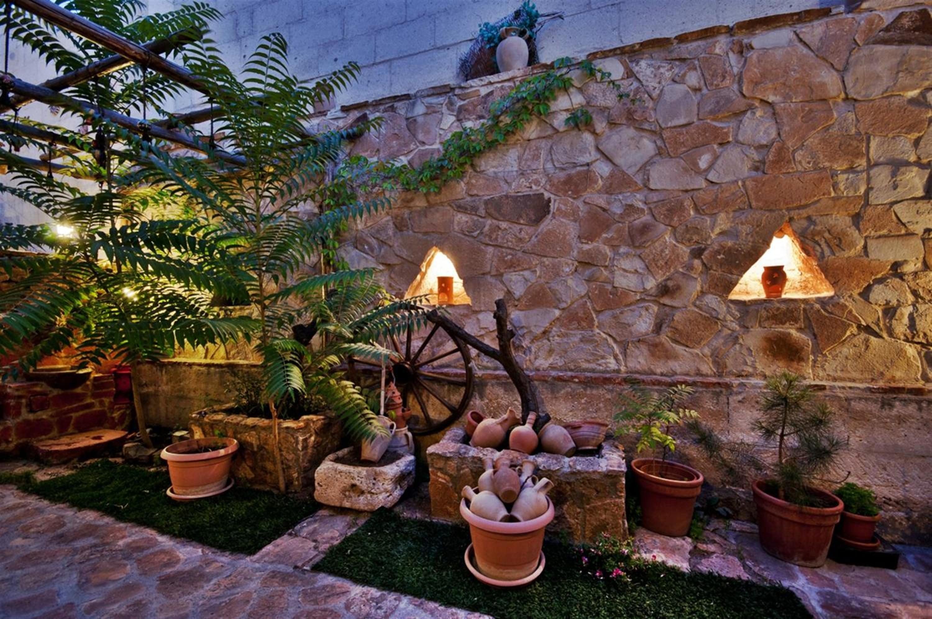 Adanos Konuk Evi