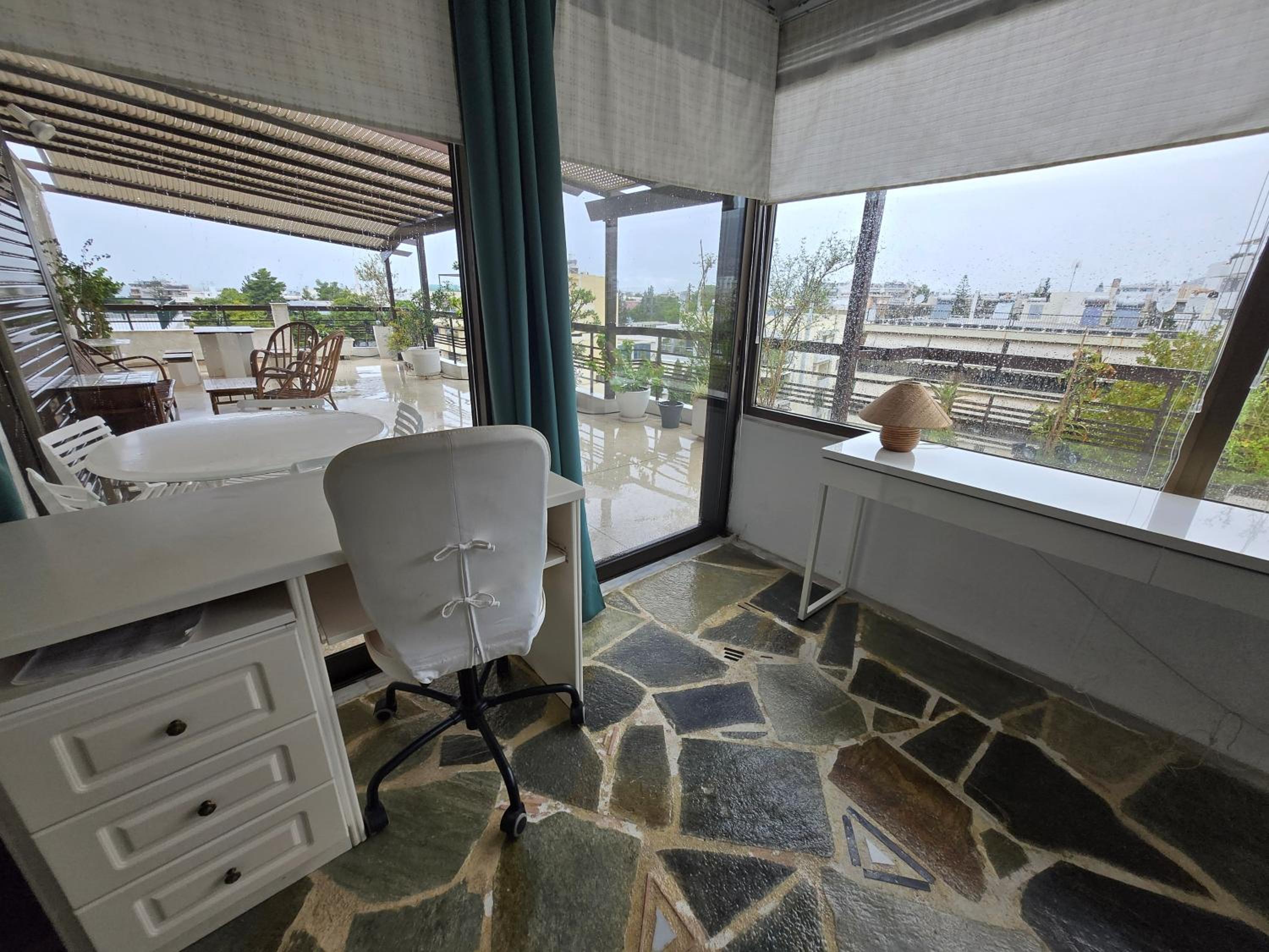 The-terrace-of-glyfada