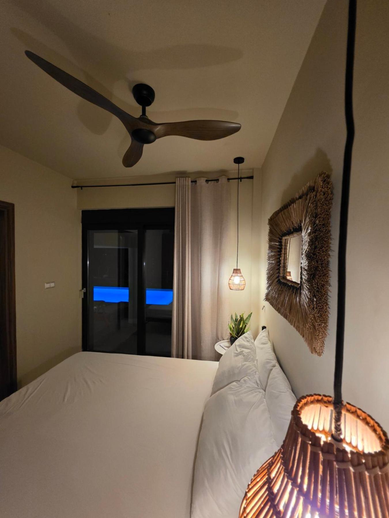 Romantic Pool Suite with Sea View Rastoni