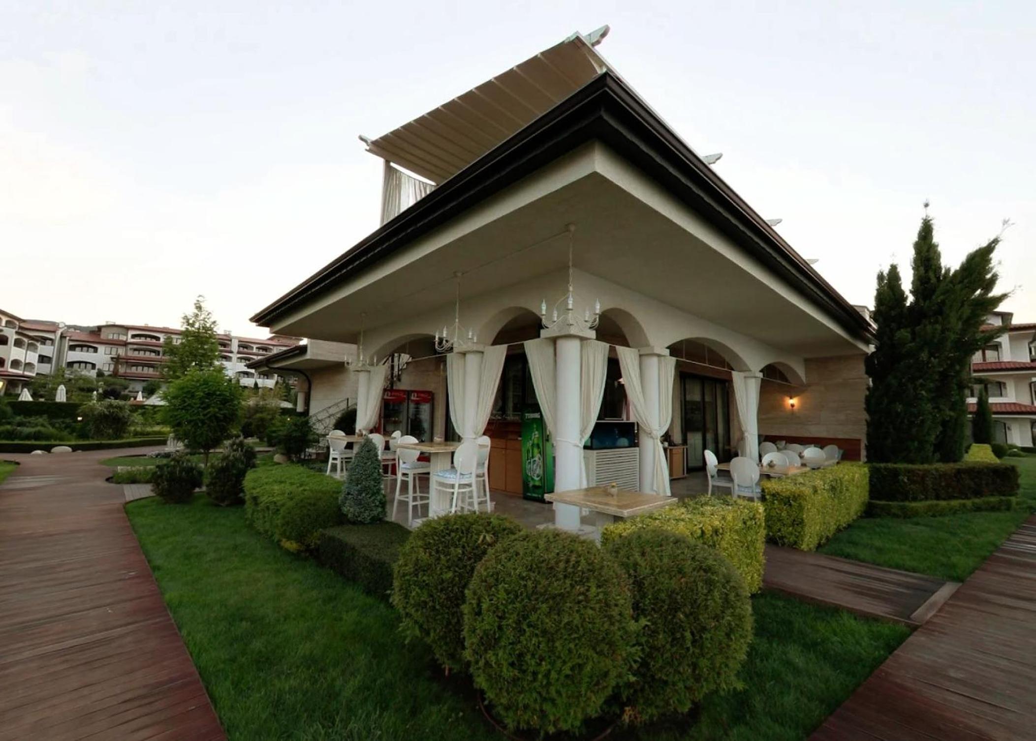 5-Star Beachfront Luxury Apartments
