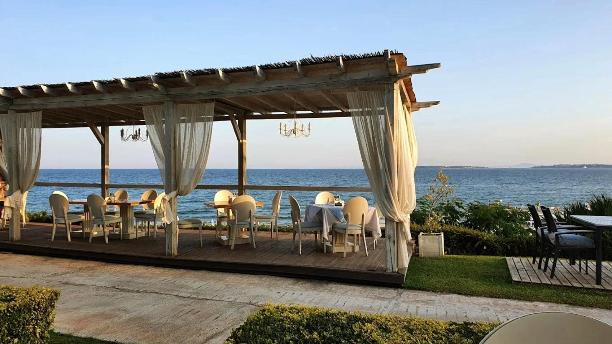 5-Star Beachfront Luxury Apartments