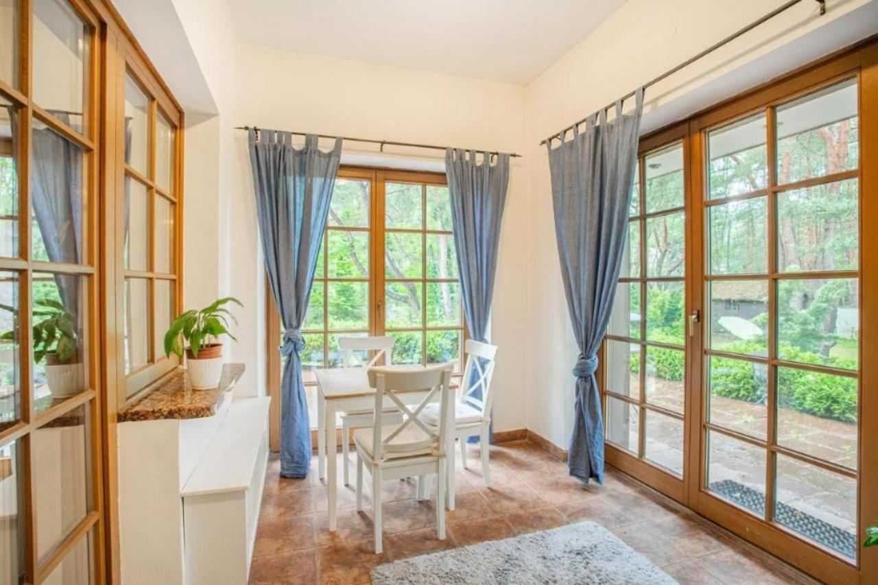 Golden Villas - Forest Retreat with Jacuzzi and Garden View