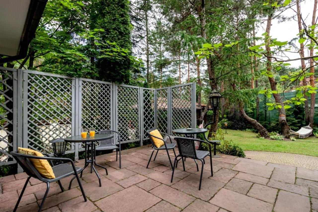 Golden Villas - Forest Retreat with Jacuzzi and Garden View