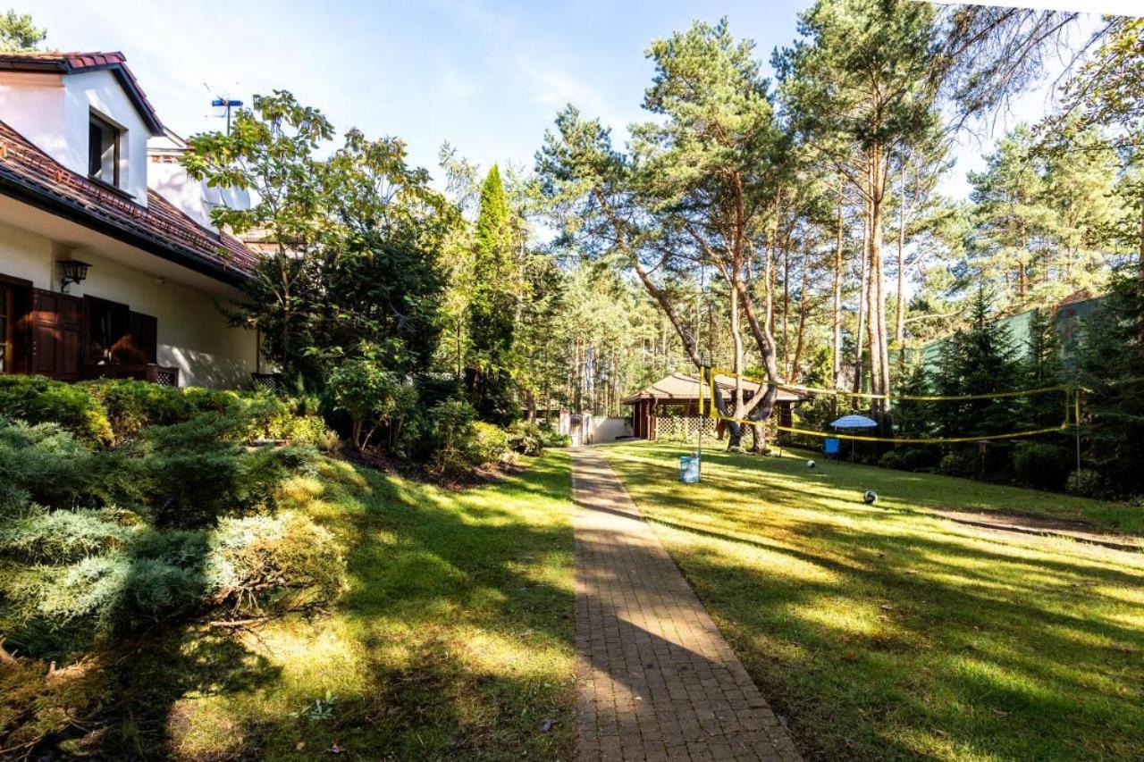 Golden Villas - Forest Retreat with Jacuzzi and Garden View