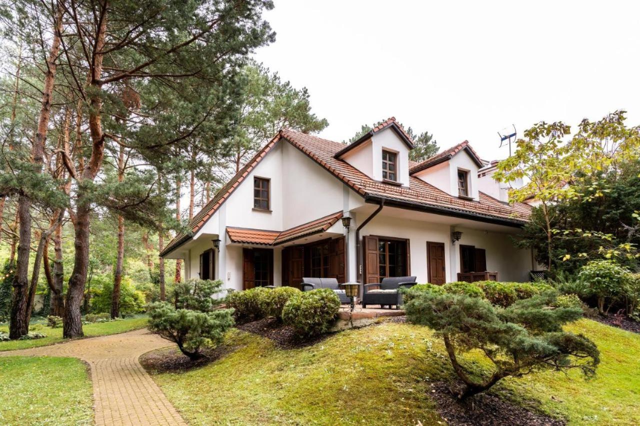 Golden Villas - Forest Retreat with Jacuzzi and Garden View