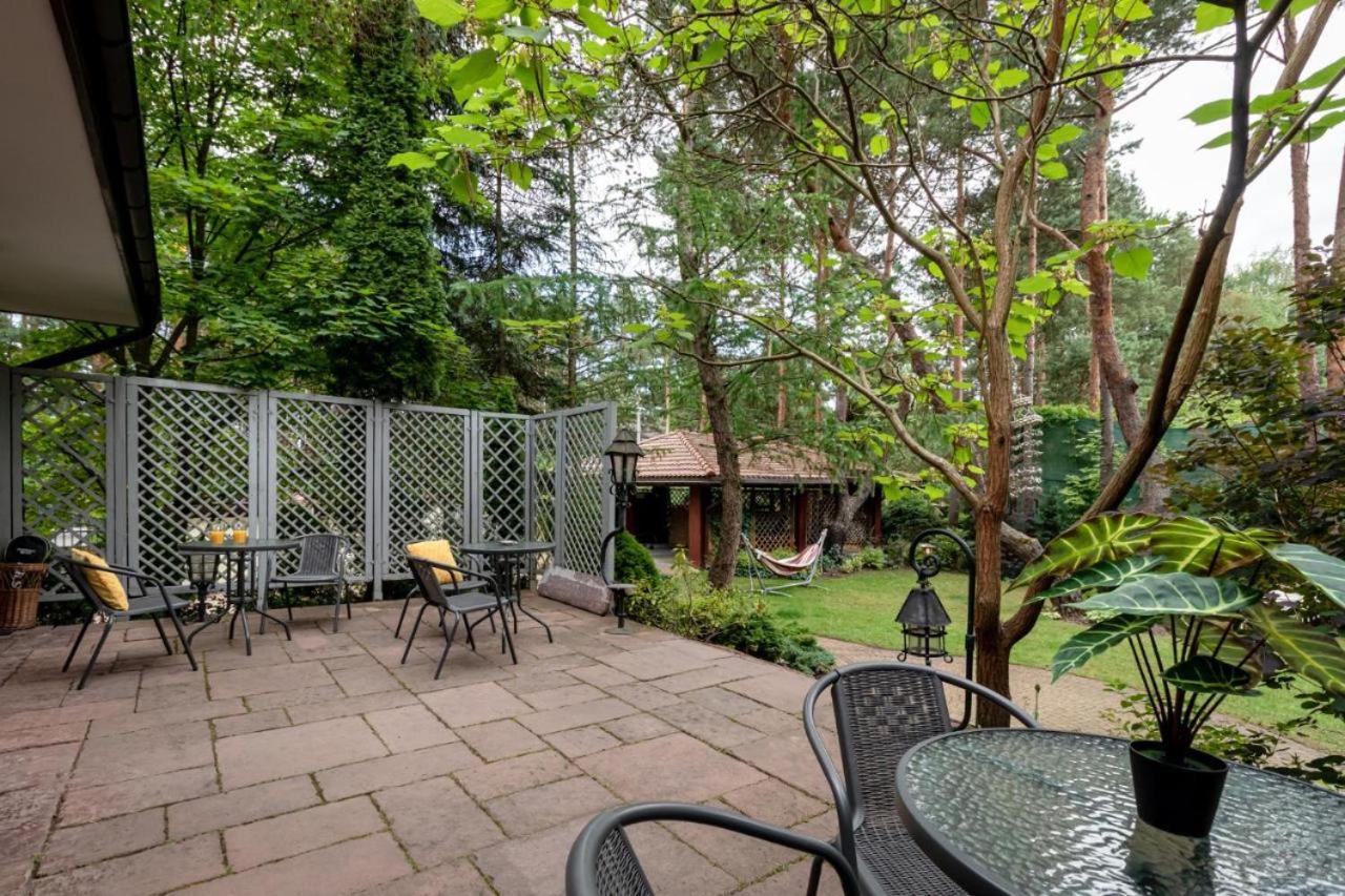 Golden Villas - Forest Retreat with Jacuzzi and Garden View