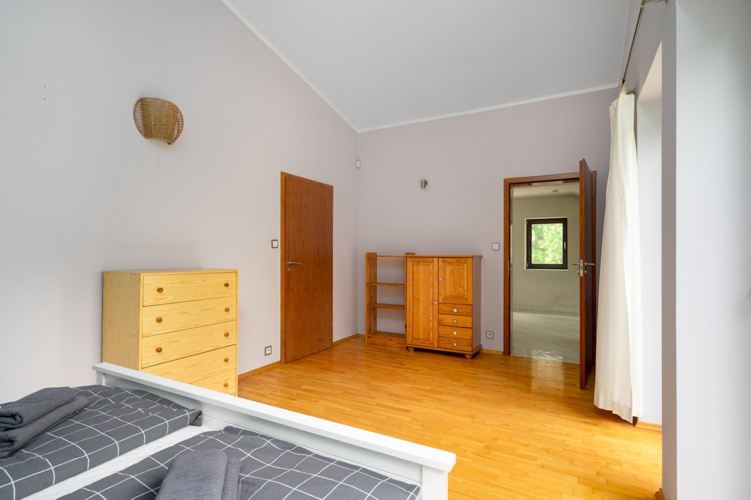 Golden Villas - Cozy Family Villa with Garden & Sauna, Konstancin