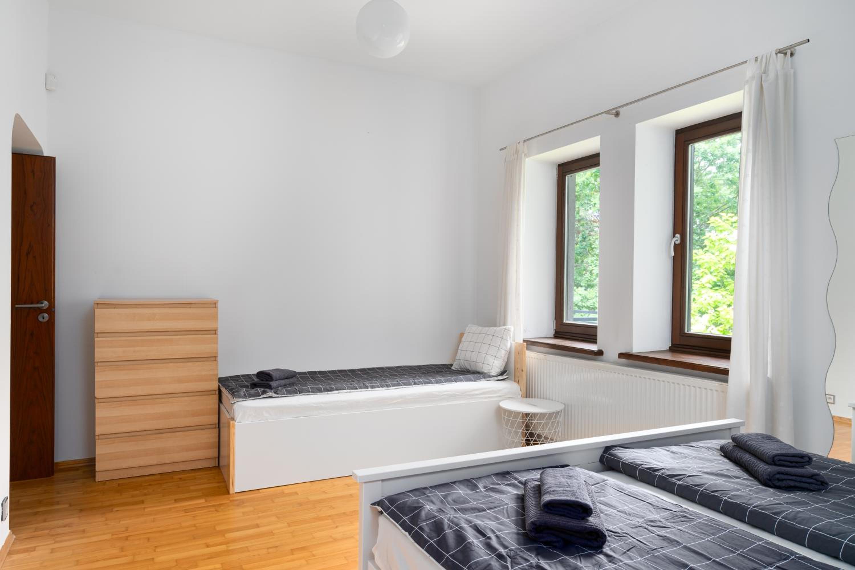 Golden Villas - Cozy Family Villa with Garden & Sauna, Konstancin
