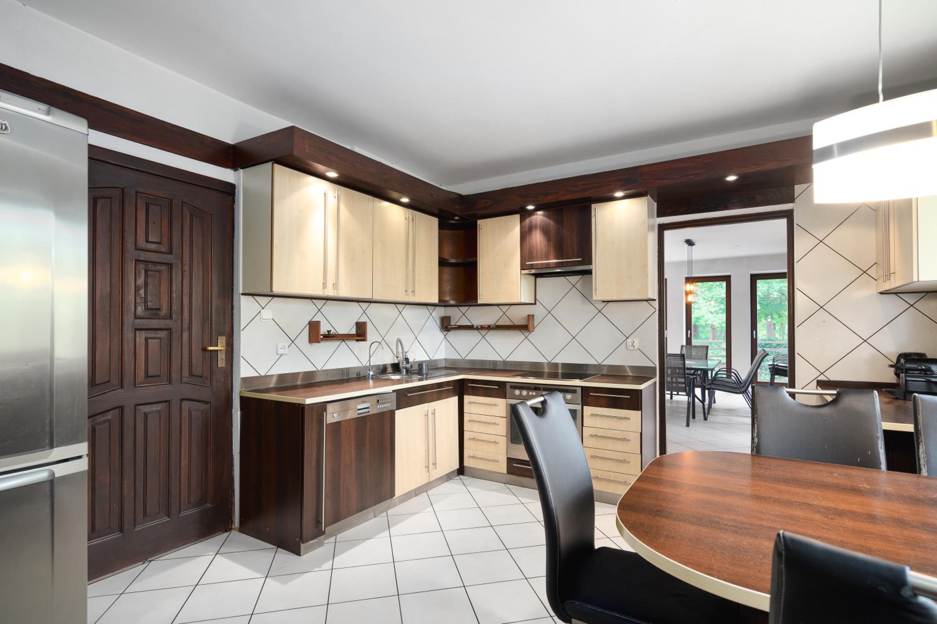 Golden Villas - Cozy Family Villa with Garden & Sauna, Konstancin