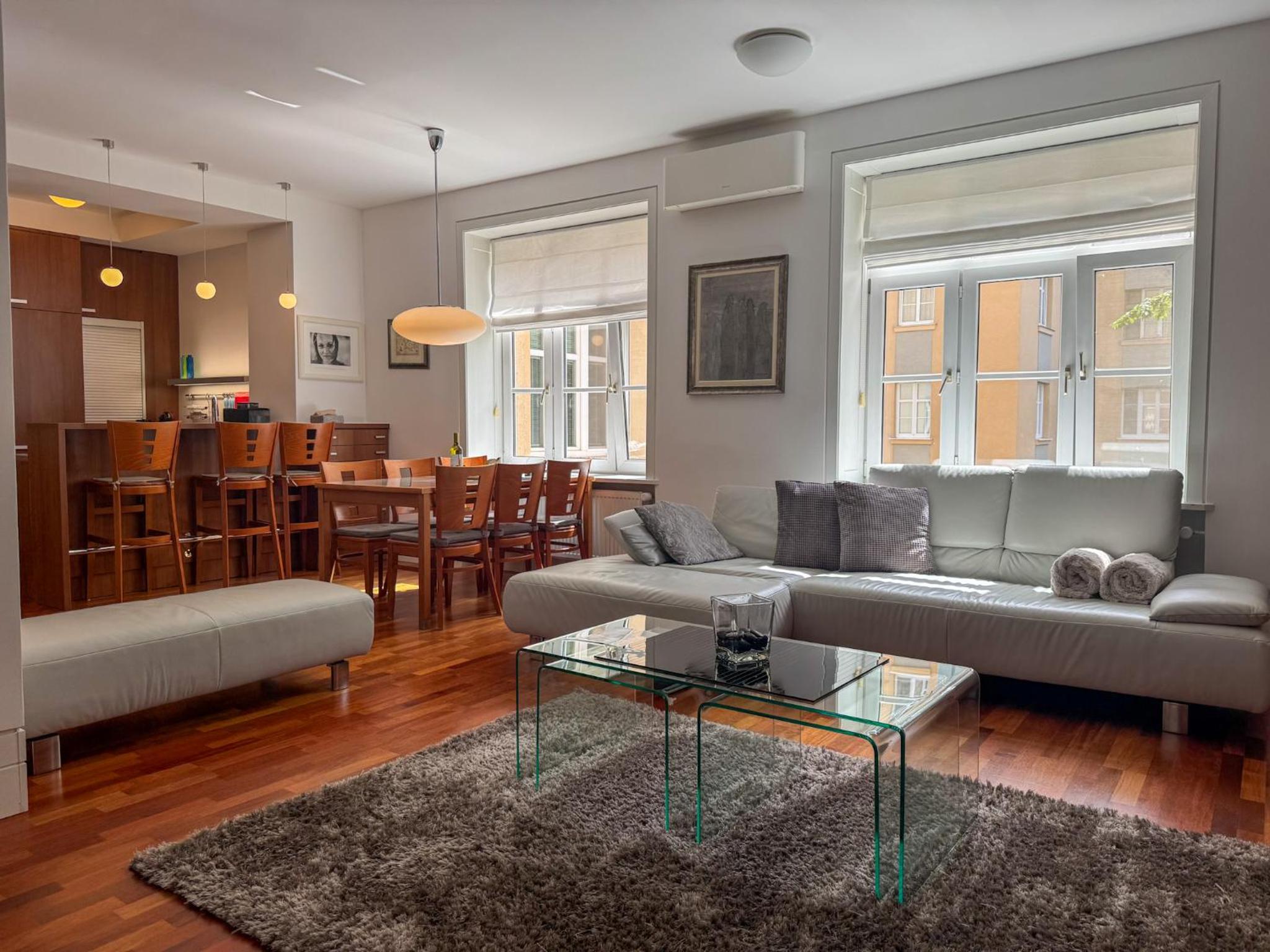 Apartment 29 Old Town, 2 Bathrooms, AC, Quiet