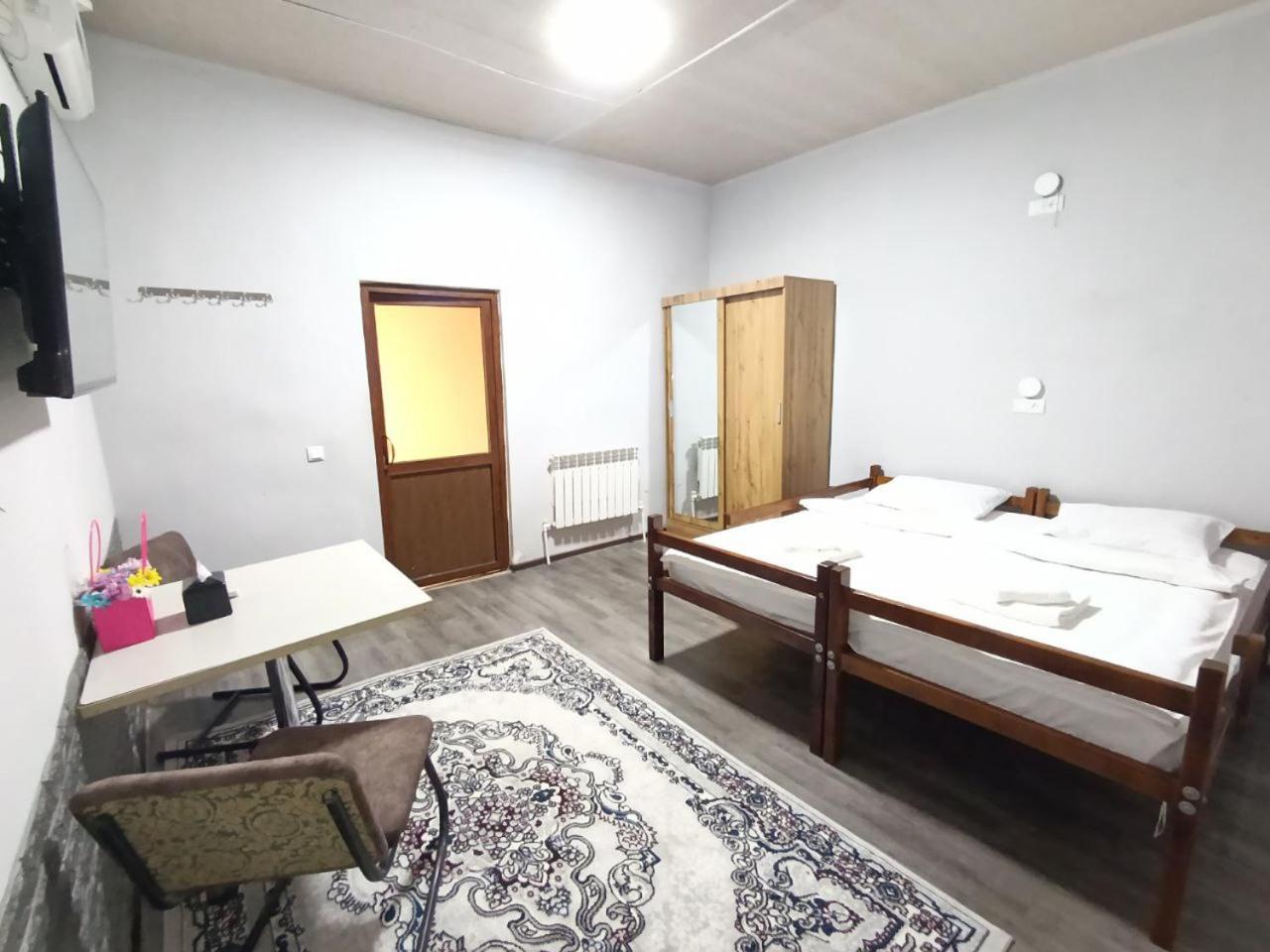 Caravan Hostel Near Airport