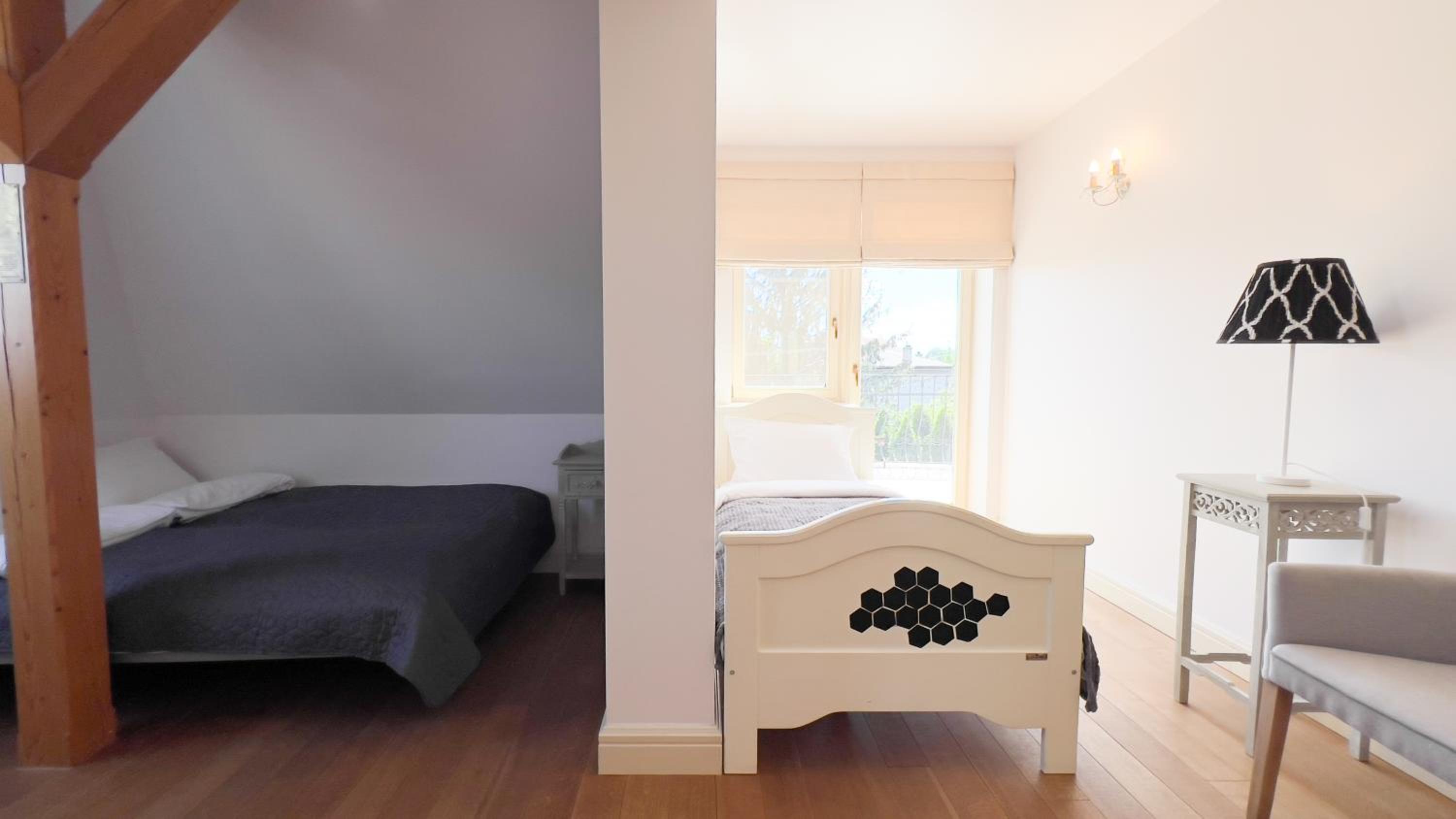 Golden Villas - Elegant Family Villa with Garden near Krakow