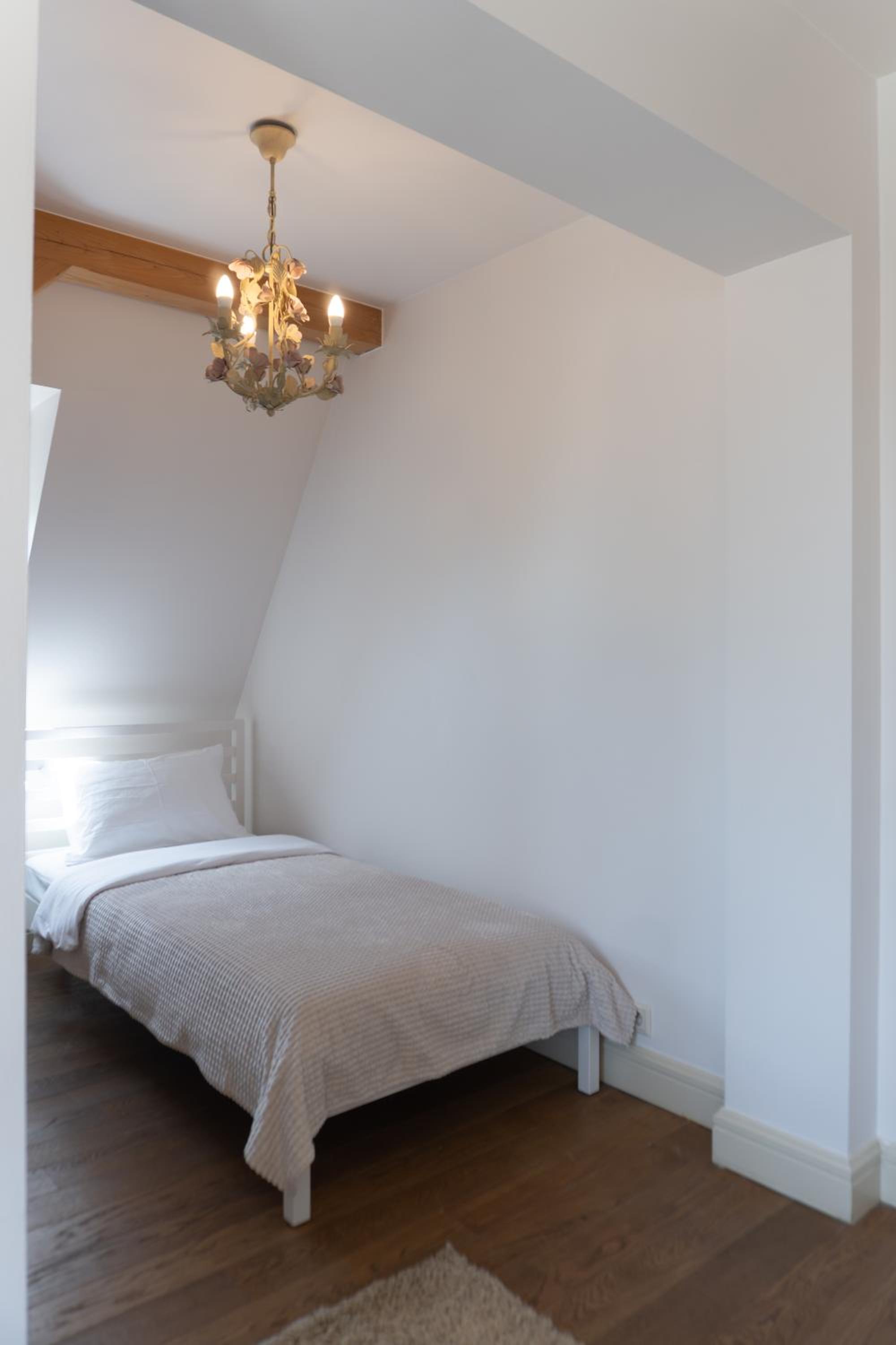 Golden Villas - Elegant Family Villa with Garden near Krakow