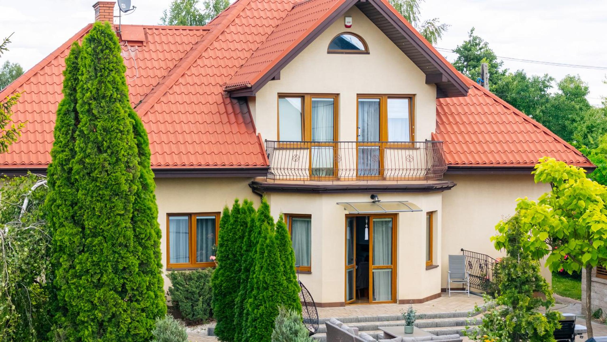 Golden Villas - Elegant Family Villa with Garden near Warsaw