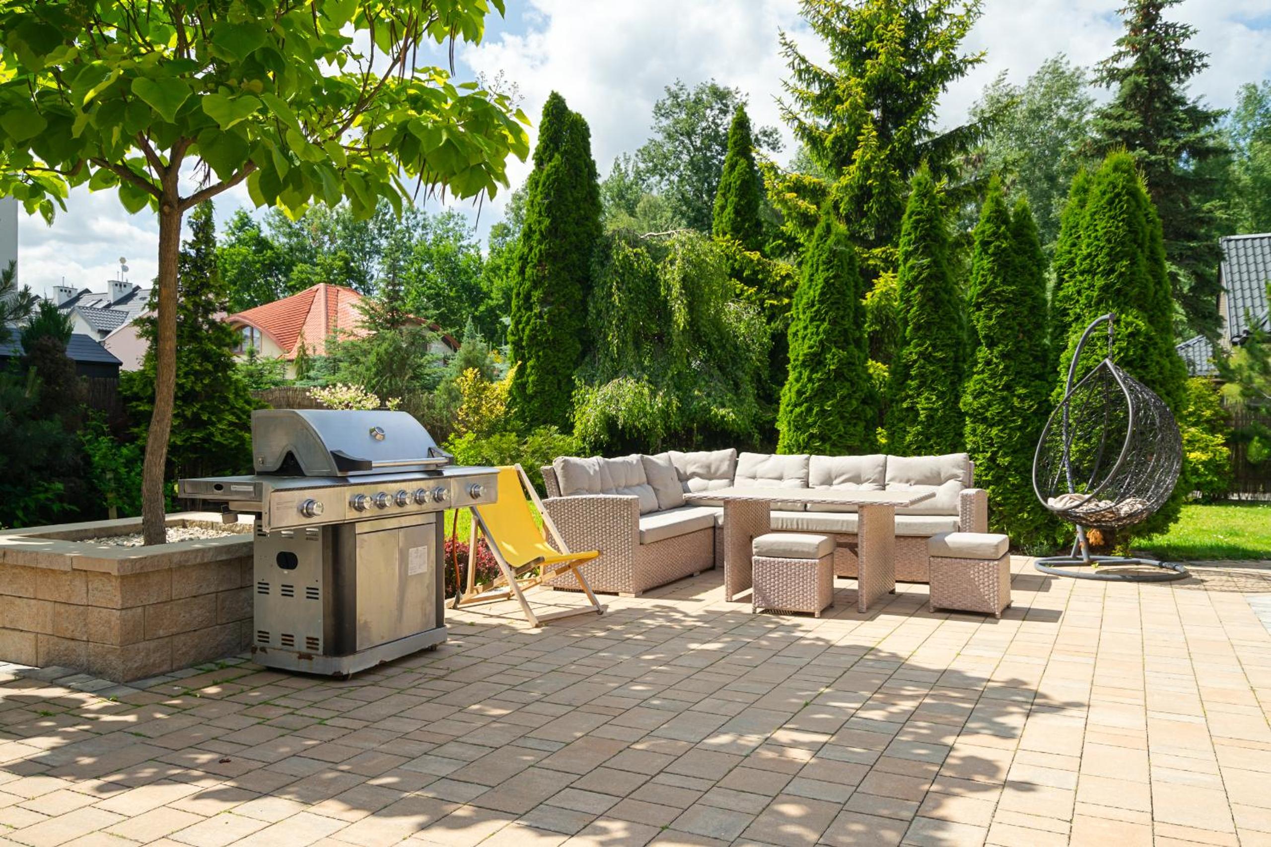 Golden Villas - Elegant Family Villa with Garden near Warsaw