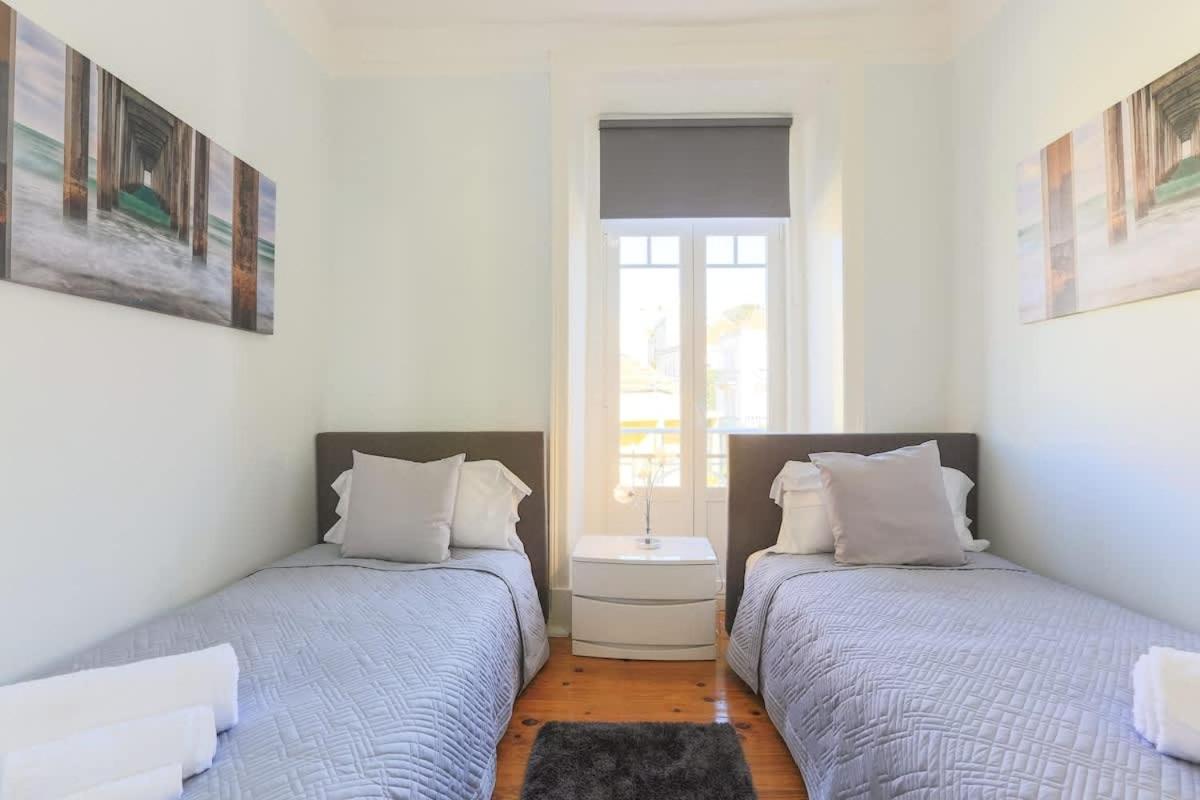 Airy Lapa 2 BR River and Bridge Views AC