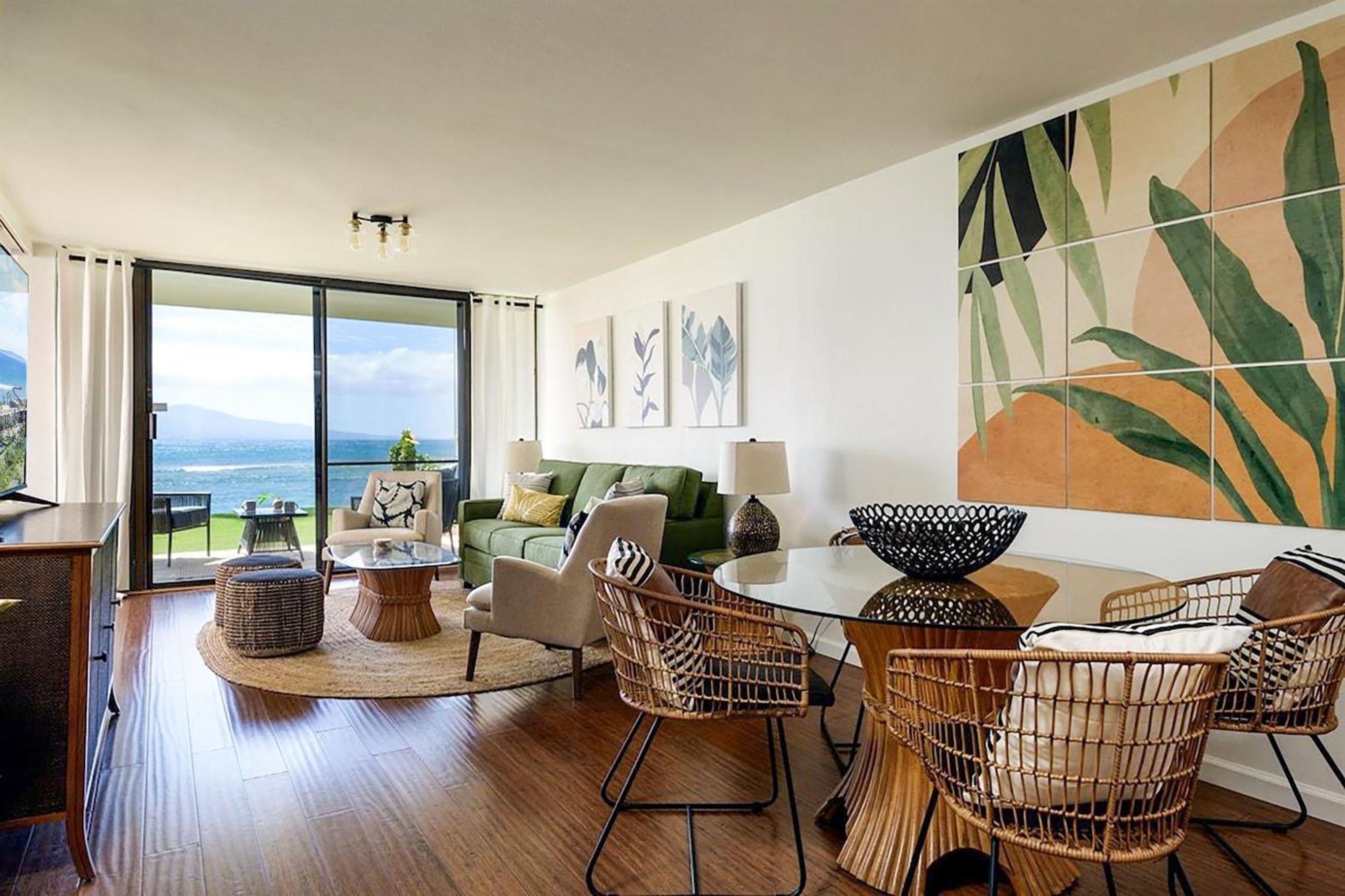 Oceanfront Lauloa 106 - Ground Floor, Modern Renovation, Split-AC, Walk to Beach