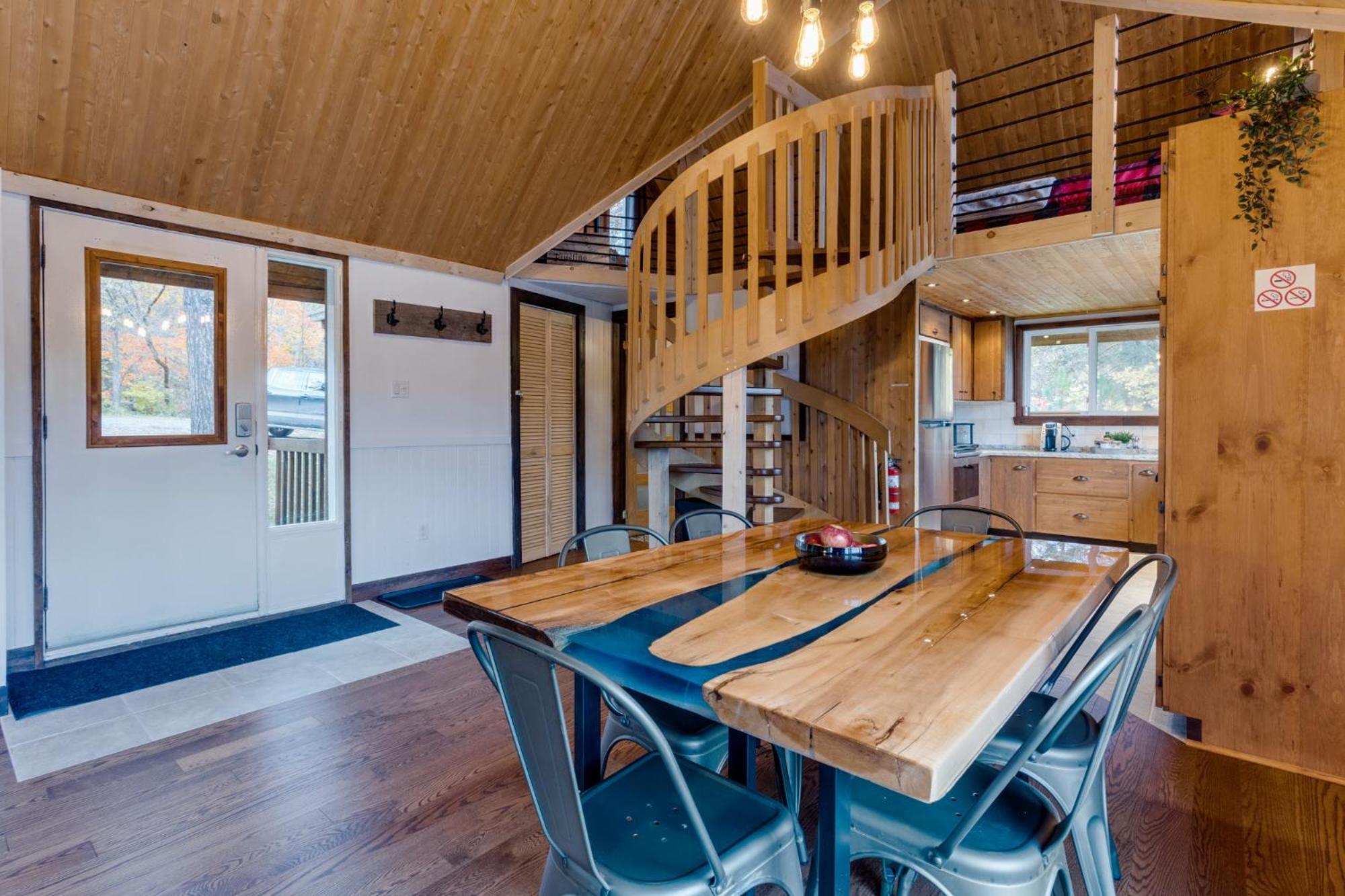 Chalet au bord de l'eau avec spa privé - Mauricie - Portneuf - Québec