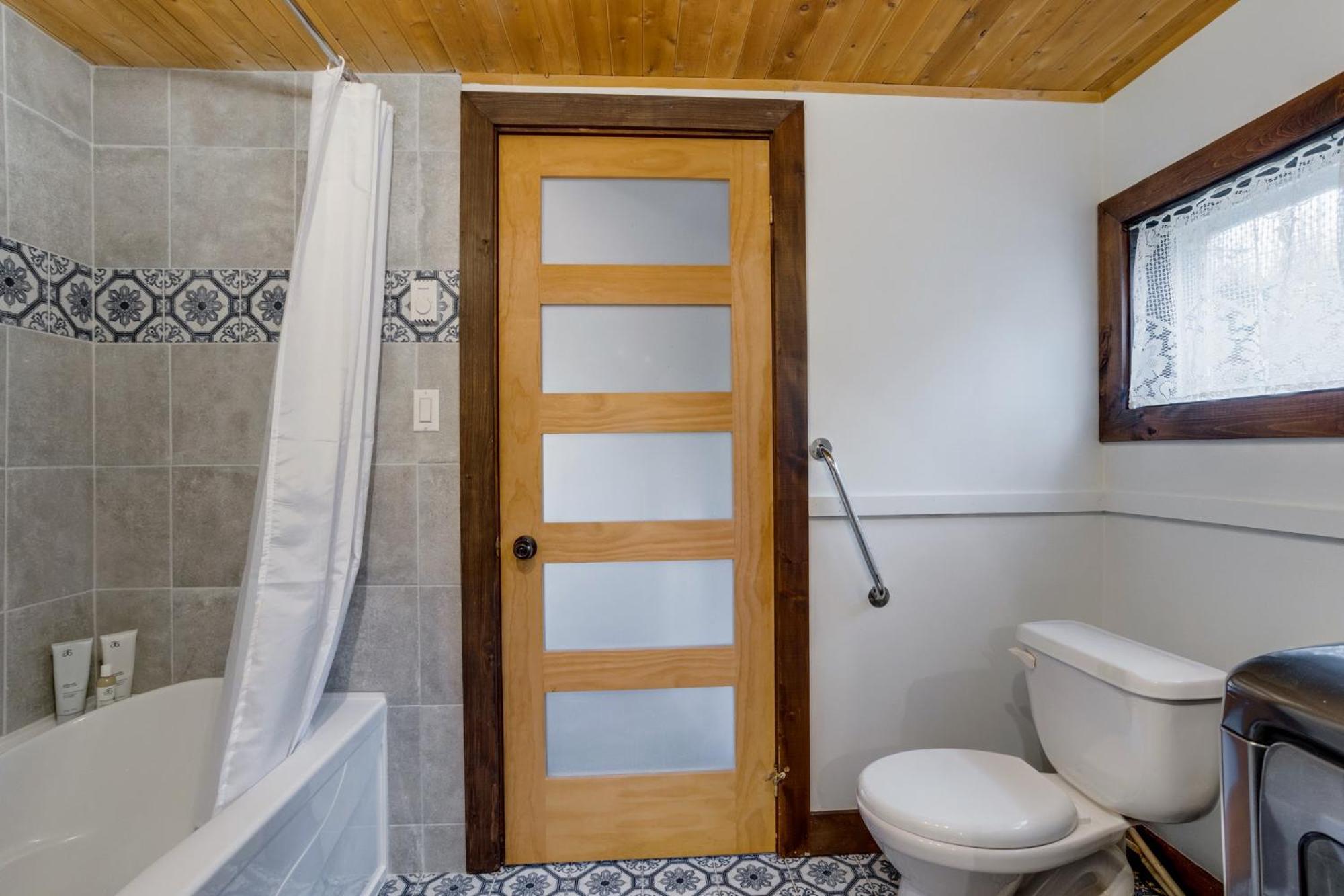 Chalet au bord de l'eau avec spa privé - Mauricie - Portneuf - Québec