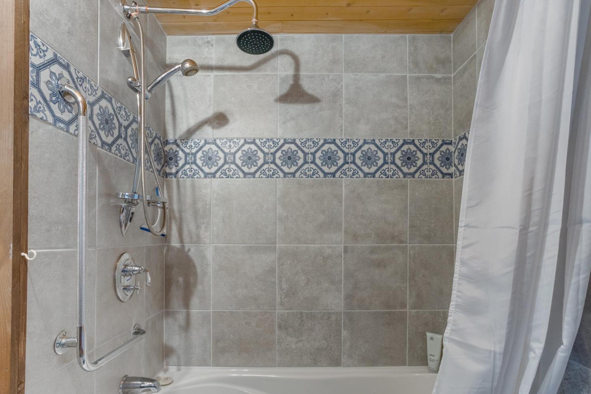 Chalet au bord de l'eau avec spa privé - Mauricie - Portneuf - Québec