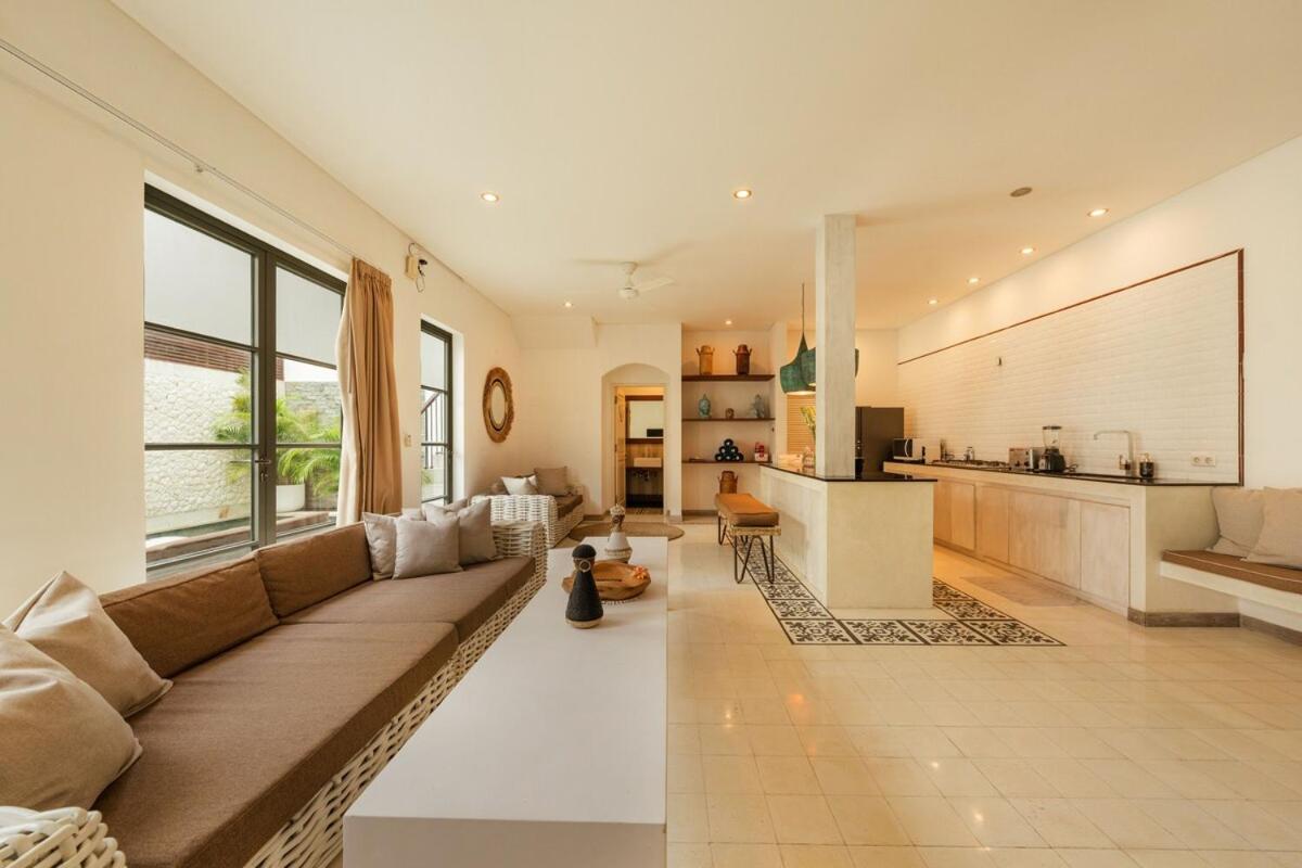 Stylish 3BR Escape, 5 Mins to Seminyak Beach