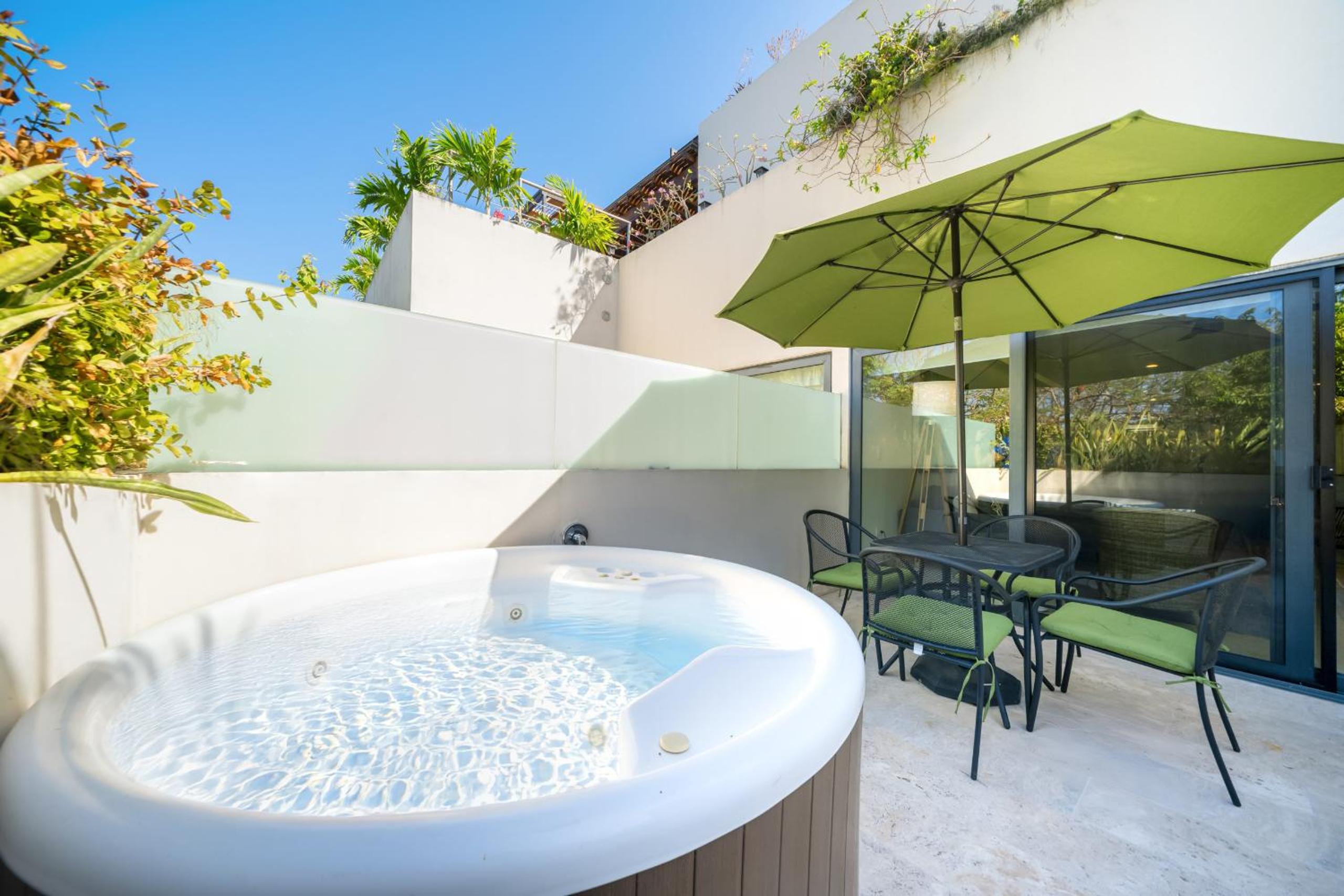 2 BR Condo with Rooftop Pool - Terrazas Condos