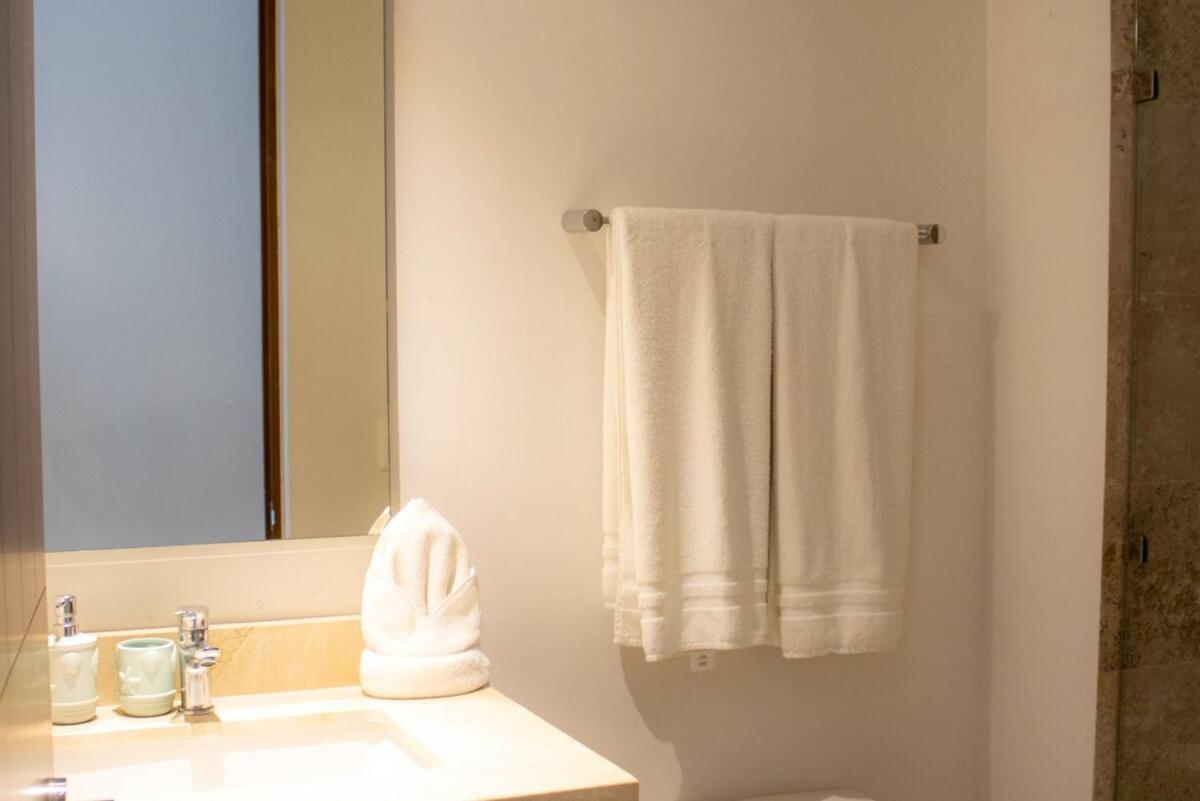NHOA 111A Lux 2BR Condo Pool access in Aldea Zama