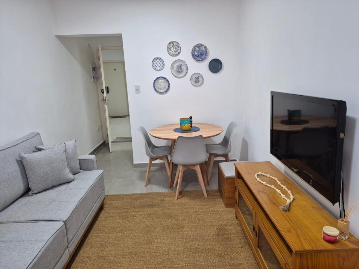 Apartamento - Praia Martins de Sá - 50 metros da praia