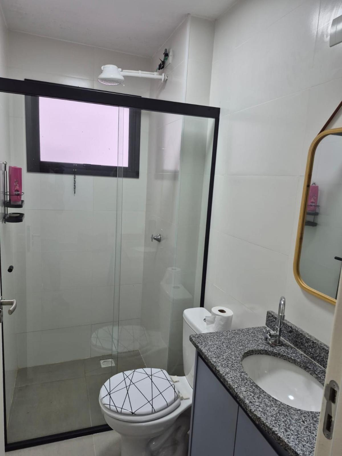Apartamento - Praia Martins de Sá - 50 metros da praia